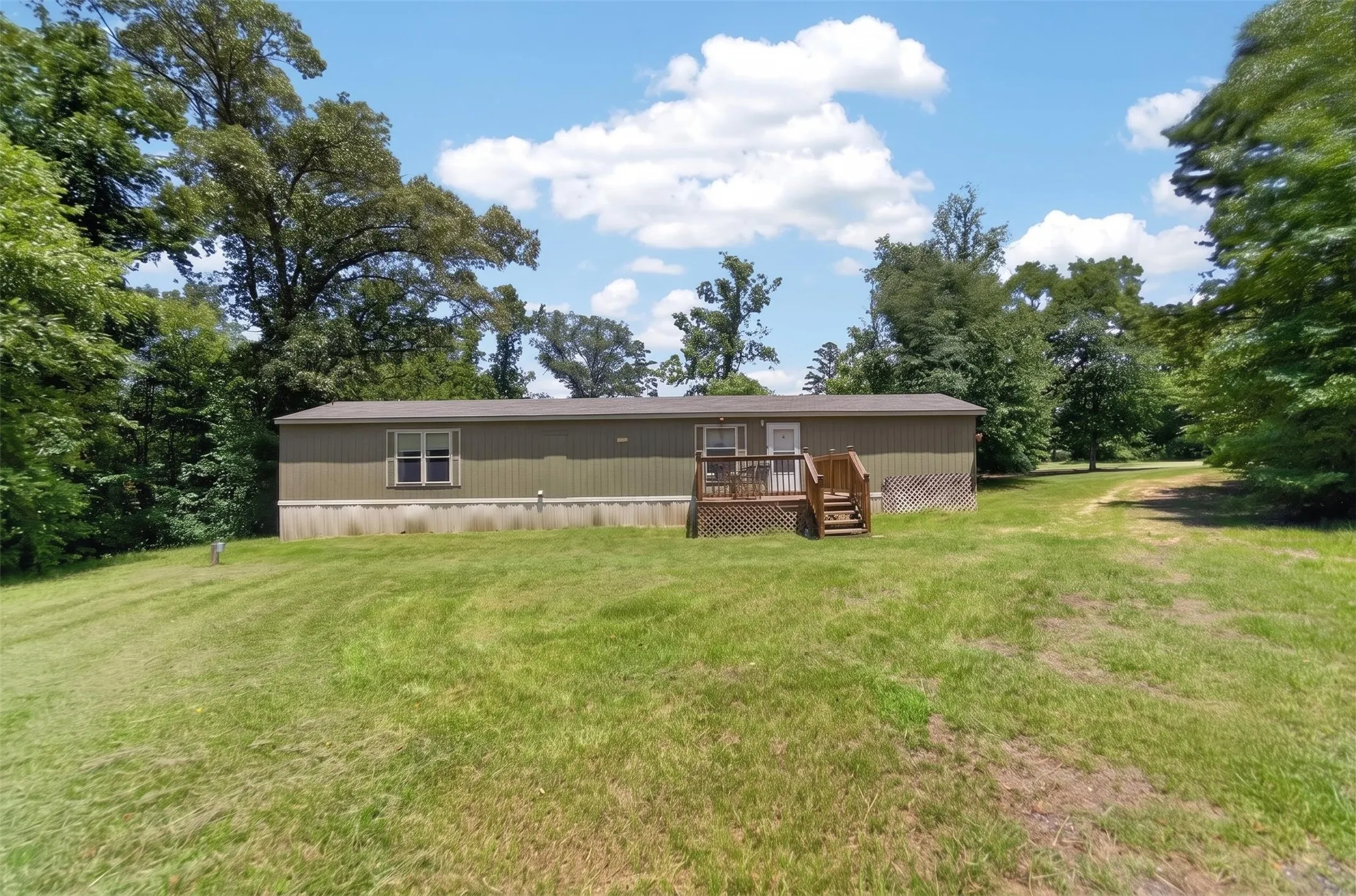 Single Family Residence For Sale in Smith County , 14110 State Highway 31 E, Tyler, Texas 75705, 3 Bedroom, 2 Bathroom, 2 Garage spaces, 2,184 Sqft, built in 1966, mls#21316643, Real Estate Agent in Tyler, Homes For Sale in Smith county, Homes For Sale in Tyler, Realtor in Tyler Texas, Real Estate Brokerage Independent Realty Texas, Luminita Cordes Realtor