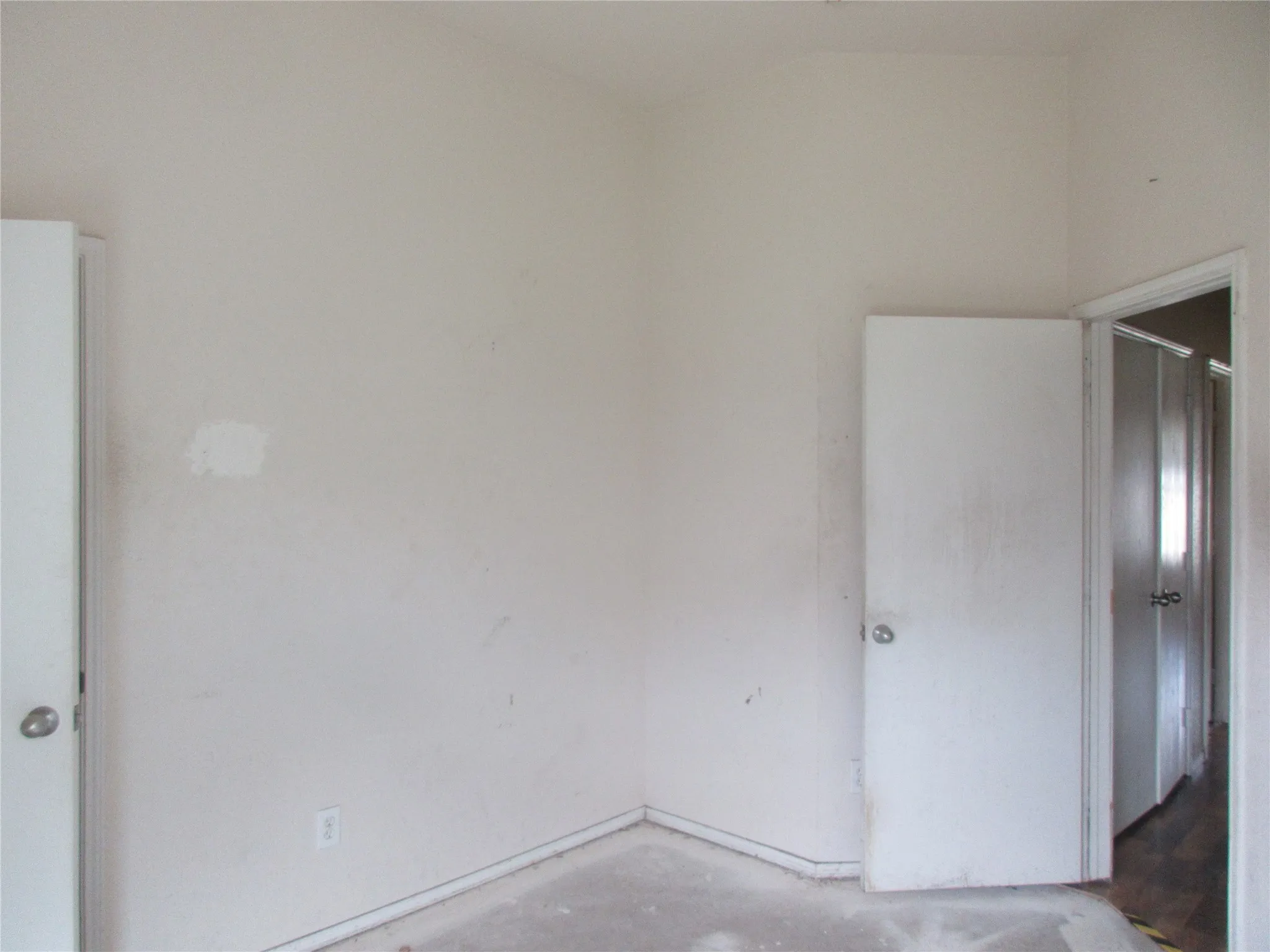 Single Family Residence For Sale in Tarrant County , 1100 Manhassett Court, Fort Worth, Texas 76140, 3 Bedroom, 2 Bathroom, 2 Garage spaces, 1,498 Sqft, built in 2008, mls#21316631, Real Estate Agent in Fort Worth, Homes For Sale in Tarrant county, Homes For Sale in Fort Worth, Realtor in Fort Worth Texas, Real Estate Brokerage Independent Realty Texas, Luminita Cordes Realtor