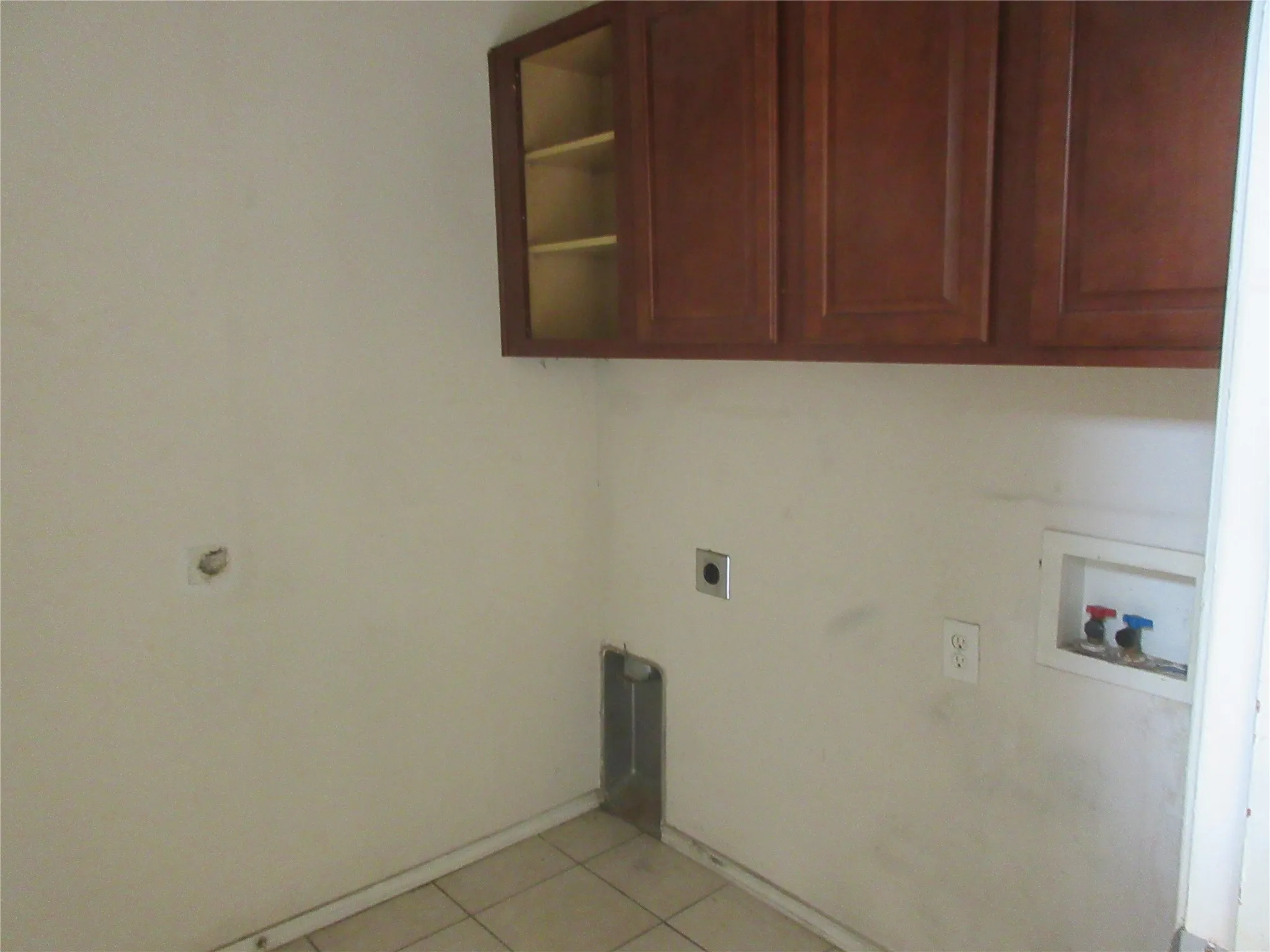 Single Family Residence For Sale in Tarrant County , 1100 Manhassett Court, Fort Worth, Texas 76140, 3 Bedroom, 2 Bathroom, 2 Garage spaces, 1,498 Sqft, built in 2008, mls#21316631, Real Estate Agent in Fort Worth, Homes For Sale in Tarrant county, Homes For Sale in Fort Worth, Realtor in Fort Worth Texas, Real Estate Brokerage Independent Realty Texas, Luminita Cordes Realtor