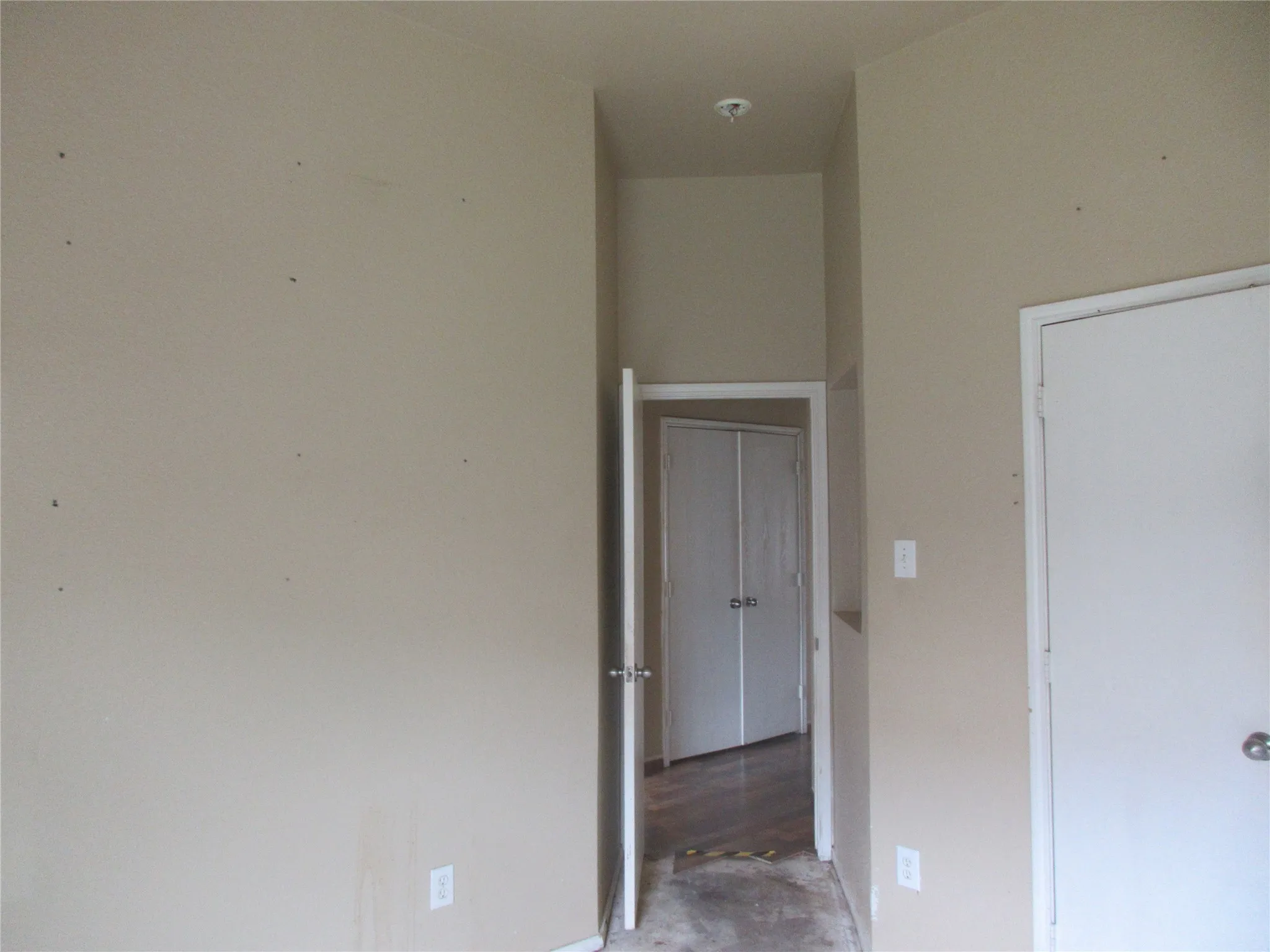Single Family Residence For Sale in Tarrant County , 1100 Manhassett Court, Fort Worth, Texas 76140, 3 Bedroom, 2 Bathroom, 2 Garage spaces, 1,498 Sqft, built in 2008, mls#21316631, Real Estate Agent in Fort Worth, Homes For Sale in Tarrant county, Homes For Sale in Fort Worth, Realtor in Fort Worth Texas, Real Estate Brokerage Independent Realty Texas, Luminita Cordes Realtor