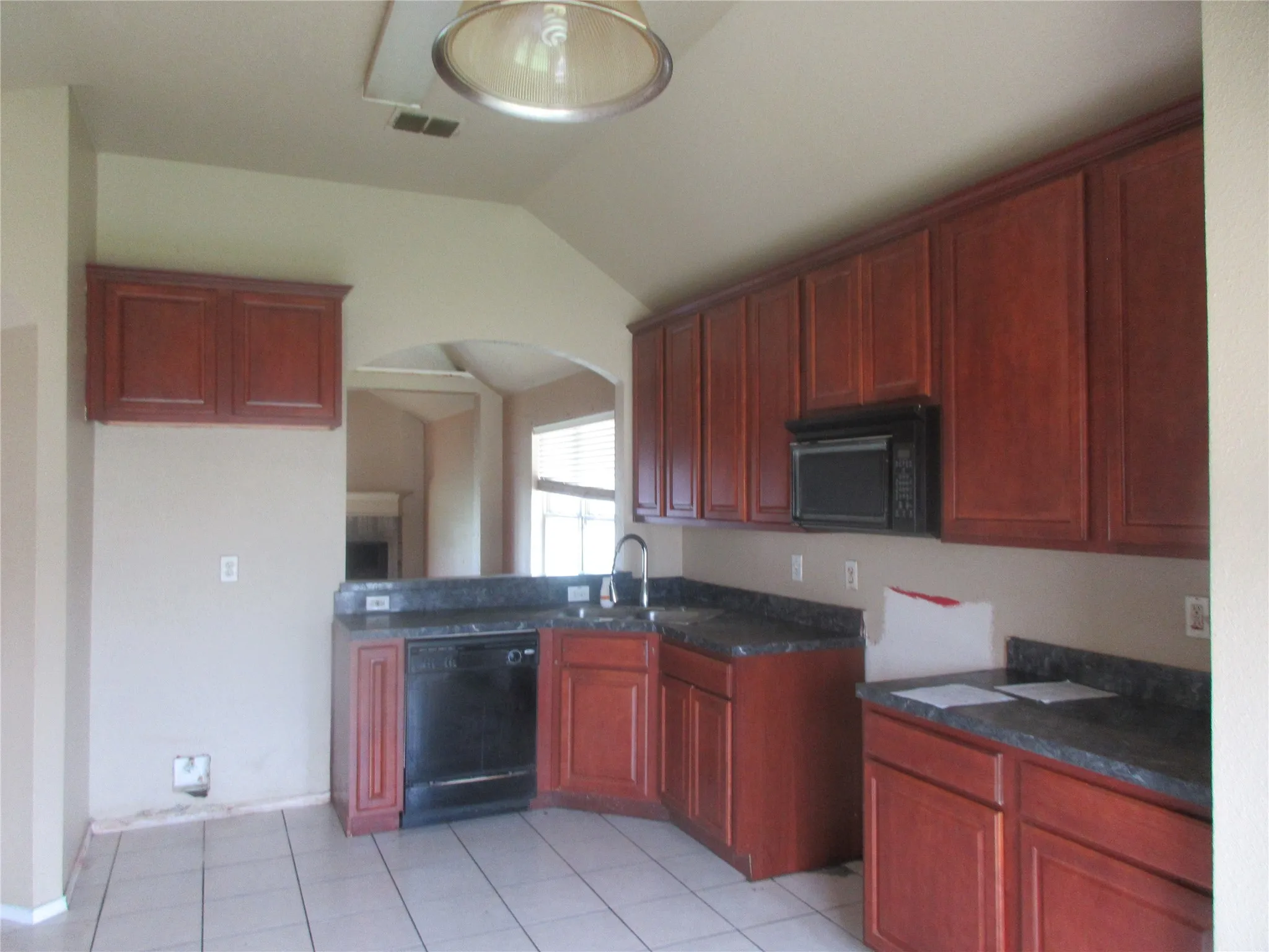 Single Family Residence For Sale in Tarrant County , 1100 Manhassett Court, Fort Worth, Texas 76140, 3 Bedroom, 2 Bathroom, 2 Garage spaces, 1,498 Sqft, built in 2008, mls#21316631, Real Estate Agent in Fort Worth, Homes For Sale in Tarrant county, Homes For Sale in Fort Worth, Realtor in Fort Worth Texas, Real Estate Brokerage Independent Realty Texas, Luminita Cordes Realtor