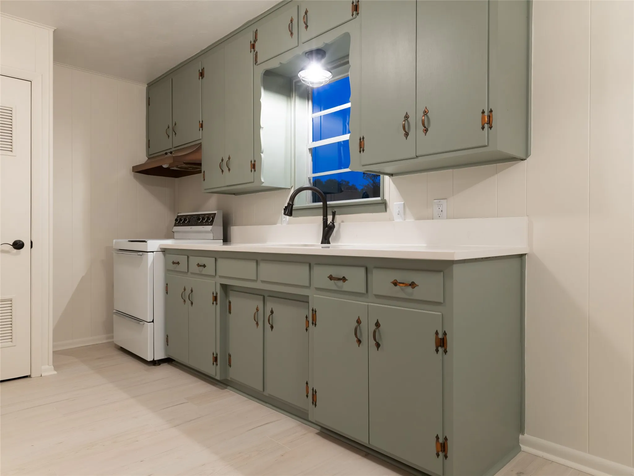 Single Family Residence For Sale in Wise County , 121 Lure Street, Bridgeport, Texas 76426, 1 Bedroom, 1 Bathroom, Garage spaces, 704 Sqft, built in 1978, mls#21316571, Real Estate Agent in Bridgeport, Homes For Sale in Wise county, Homes For Sale in Bridgeport, Realtor in Bridgeport Texas, Real Estate Brokerage Independent Realty Texas, Luminita Cordes Realtor