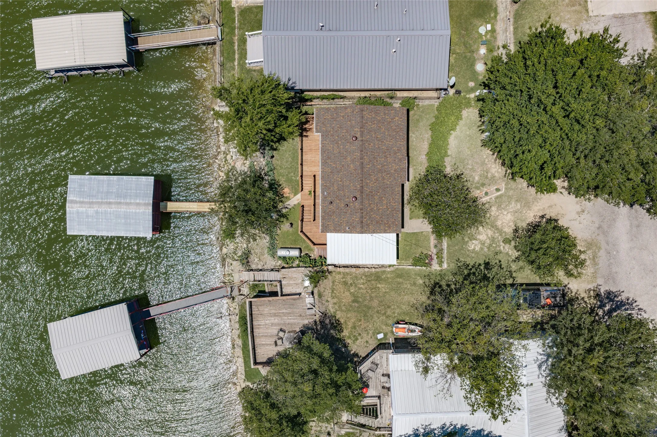 Single Family Residence For Sale in Wise County , 121 Lure Street, Bridgeport, Texas 76426, 1 Bedroom, 1 Bathroom, Garage spaces, 704 Sqft, built in 1978, mls#21316571, Real Estate Agent in Bridgeport, Homes For Sale in Wise county, Homes For Sale in Bridgeport, Realtor in Bridgeport Texas, Real Estate Brokerage Independent Realty Texas, Luminita Cordes Realtor