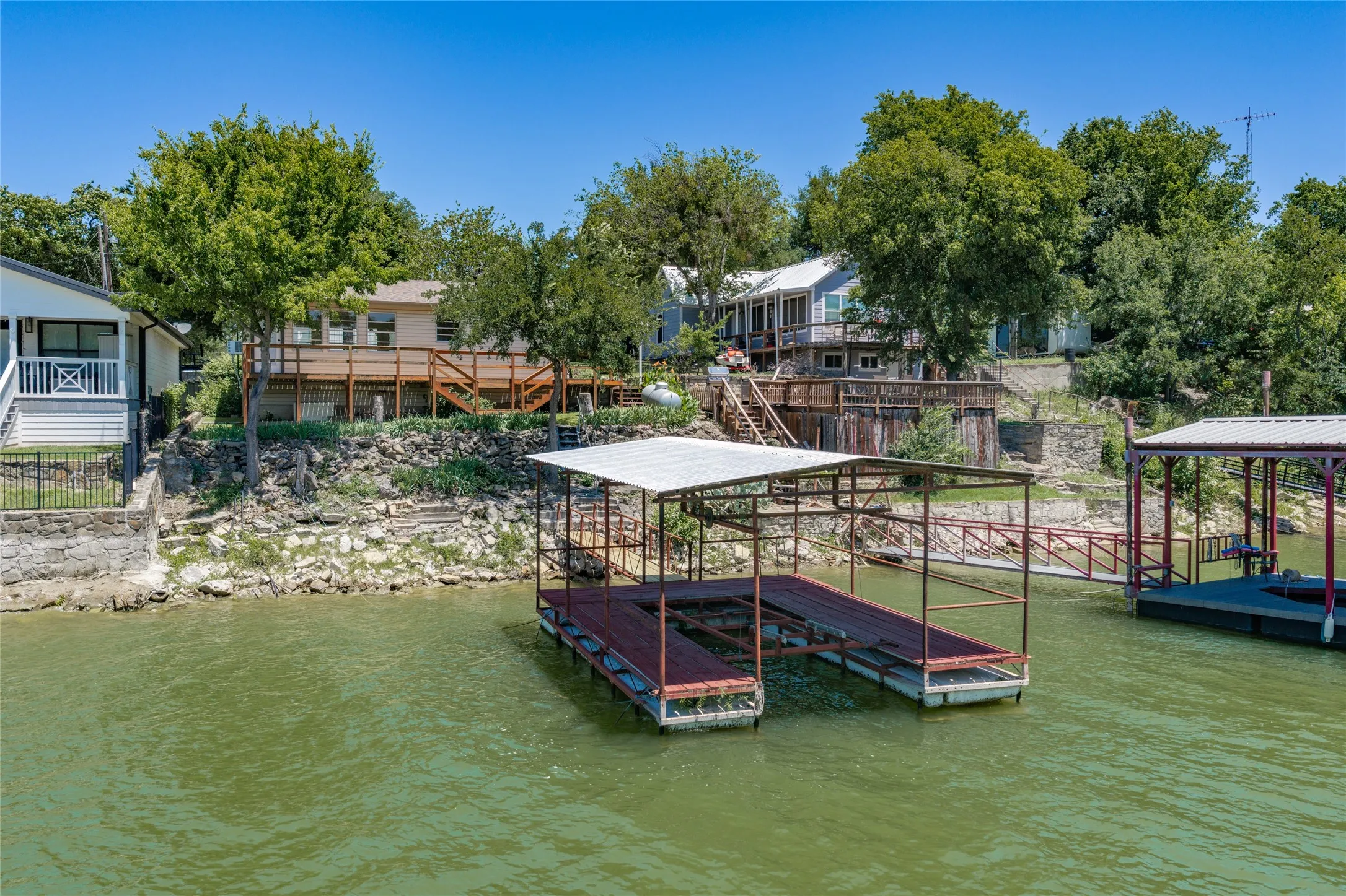 Single Family Residence For Sale in Wise County , 121 Lure Street, Bridgeport, Texas 76426, 1 Bedroom, 1 Bathroom, Garage spaces, 704 Sqft, built in 1978, mls#21316571, Real Estate Agent in Bridgeport, Homes For Sale in Wise county, Homes For Sale in Bridgeport, Realtor in Bridgeport Texas, Real Estate Brokerage Independent Realty Texas, Luminita Cordes Realtor