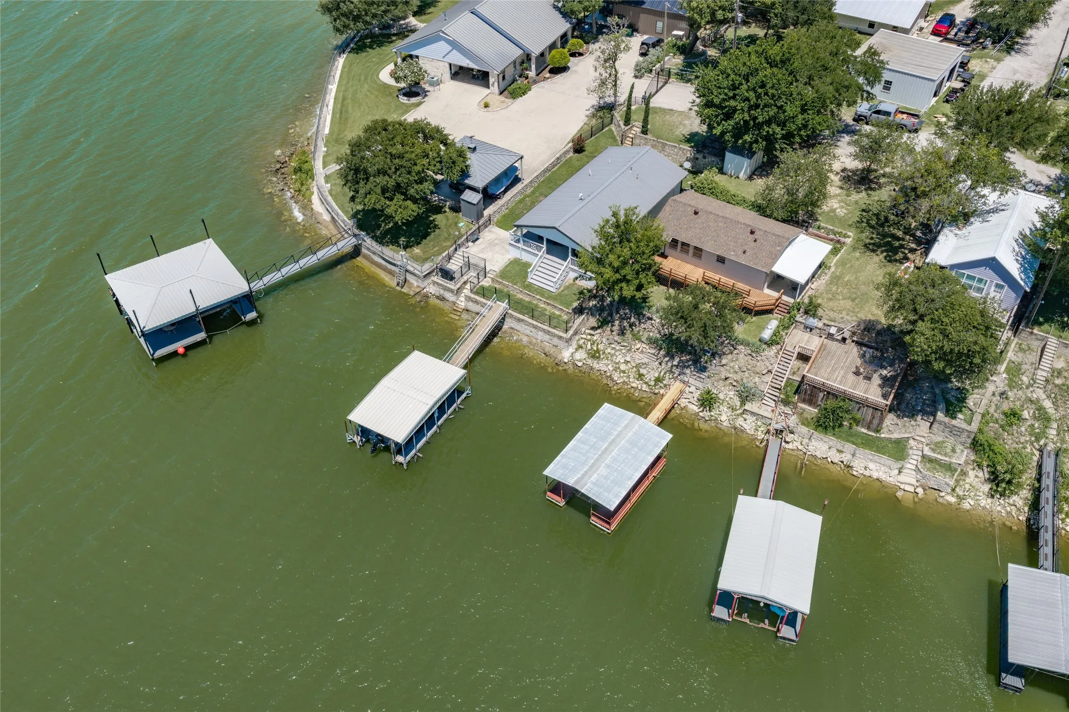Single Family Residence For Sale in Wise County , 121 Lure Street, Bridgeport, Texas 76426, 1 Bedroom, 1 Bathroom, Garage spaces, 704 Sqft, built in 1978, mls#21316571, Real Estate Agent in Bridgeport, Homes For Sale in Wise county, Homes For Sale in Bridgeport, Realtor in Bridgeport Texas, Real Estate Brokerage Independent Realty Texas, Luminita Cordes Realtor