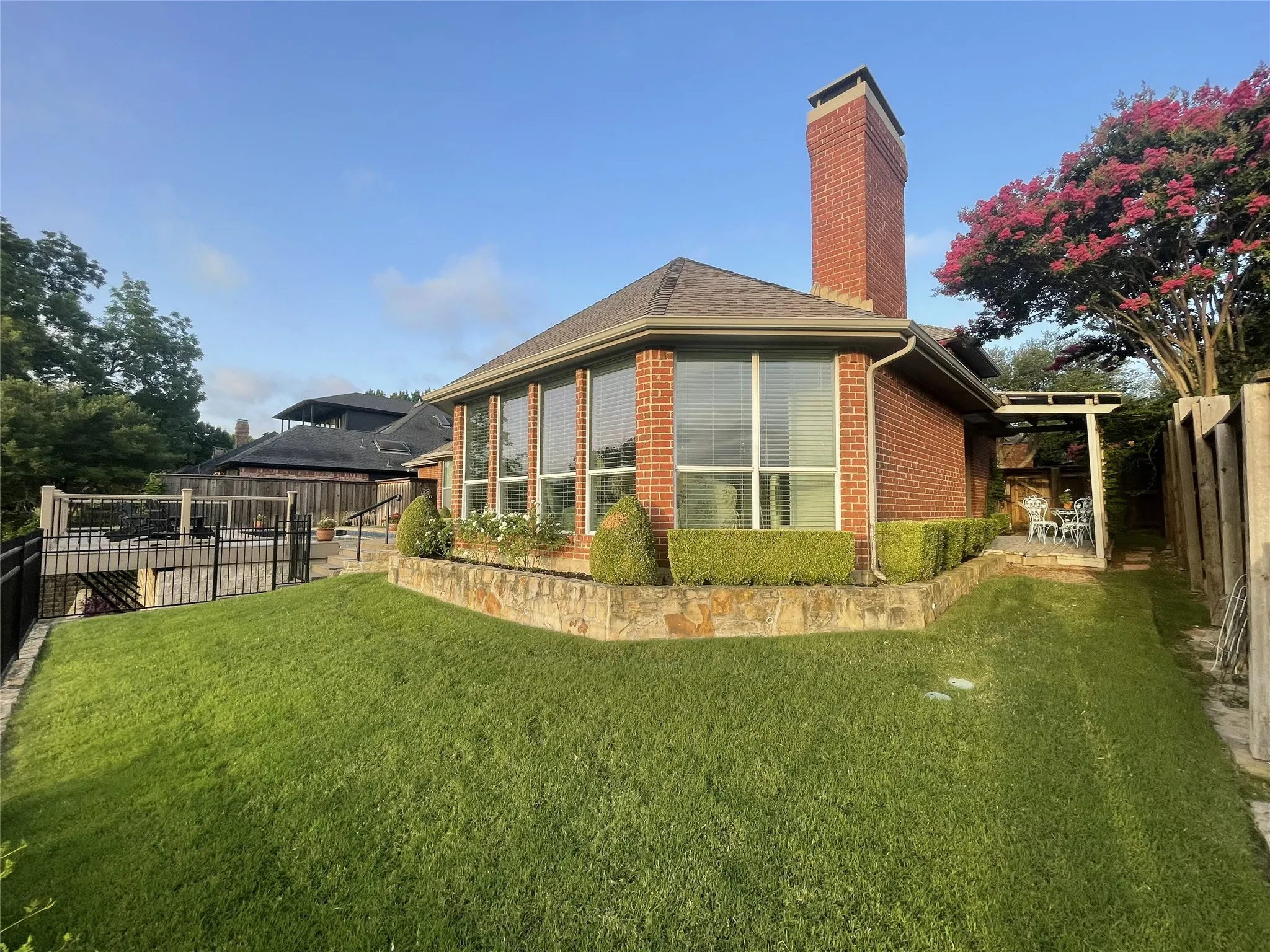 Single Family Residence For Sale in Collin County , 1410 Lakewood Drive, Mc Kinney, Texas 75072, 3 Bedroom, 3 Bathroom, 2 Garage spaces, 2,922 Sqft, built in 1988, mls#21136557, Real Estate Agent in Mc Kinney, Homes For Sale in Collin county, Homes For Sale in Mc Kinney, Realtor in Mc Kinney Texas, Real Estate Brokerage Independent Realty Texas, Luminita Cordes Realtor