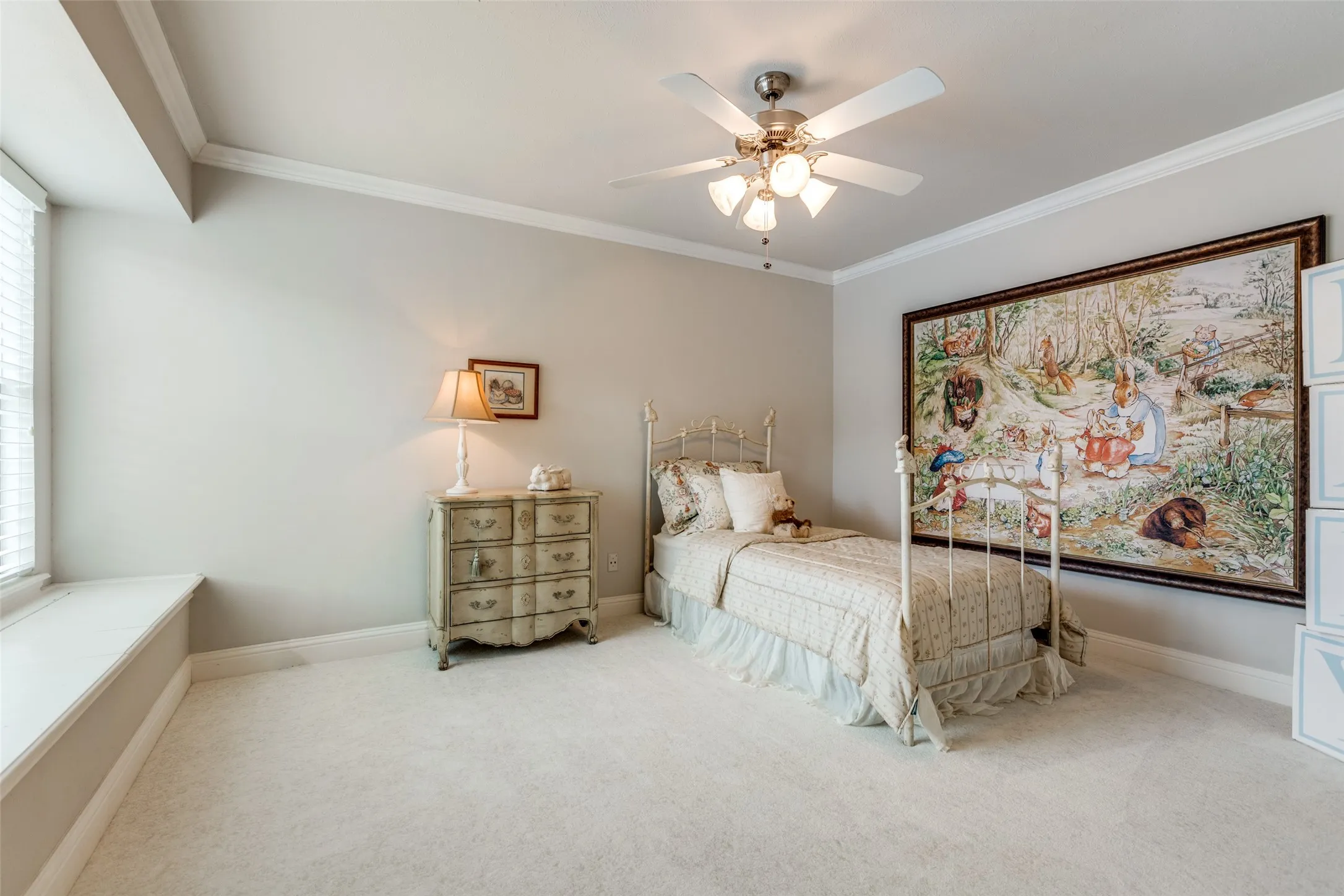 Bedroom with window seat