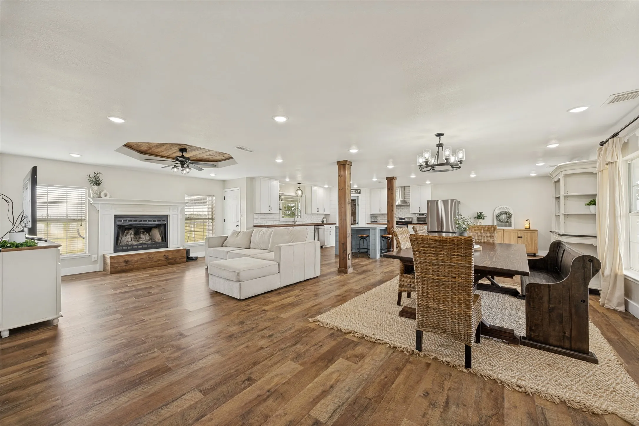 Single Family Residence For Sale in Fannin County , 1343 CR 2230, Ivanhoe, Texas 75447, 3 Bedroom, 2 Bathroom, 2 Garage spaces, 2,312 Sqft, built in 1950, mls#21300297, Real Estate Agent in Ivanhoe, Homes For Sale in Fannin county, Homes For Sale in Ivanhoe, Realtor in Ivanhoe Texas, Real Estate Brokerage Independent Realty Texas, Luminita Cordes Realtor