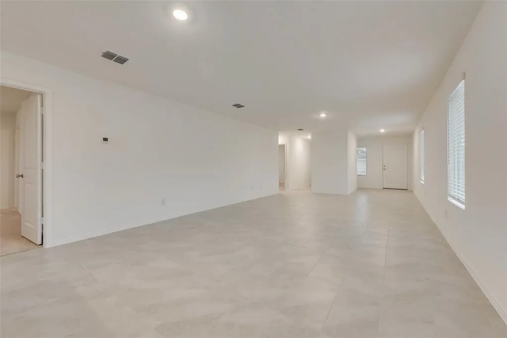 Single Family Residence For Rent in Tarrant County , 9724 Skyhawk Avenue, Fort Worth, Texas 76179, 3 Bedroom, 2 Bathroom, 2 Garage spaces, 1,411 Sqft, built in 2024, mls#21316681, Real Estate Agent in Fort Worth, Homes For Rent in Tarrant county, Homes For Rent in Fort Worth, Realtor in Fort Worth Texas, Real Estate Brokerage Independent Realty Texas, Luminita Cordes Realtor