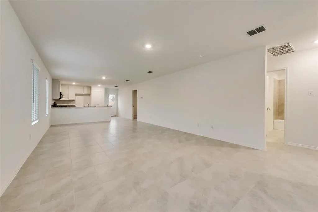 Single Family Residence For Rent in Tarrant County , 9724 Skyhawk Avenue, Fort Worth, Texas 76179, 3 Bedroom, 2 Bathroom, 2 Garage spaces, 1,411 Sqft, built in 2024, mls#21316681, Real Estate Agent in Fort Worth, Homes For Rent in Tarrant county, Homes For Rent in Fort Worth, Realtor in Fort Worth Texas, Real Estate Brokerage Independent Realty Texas, Luminita Cordes Realtor