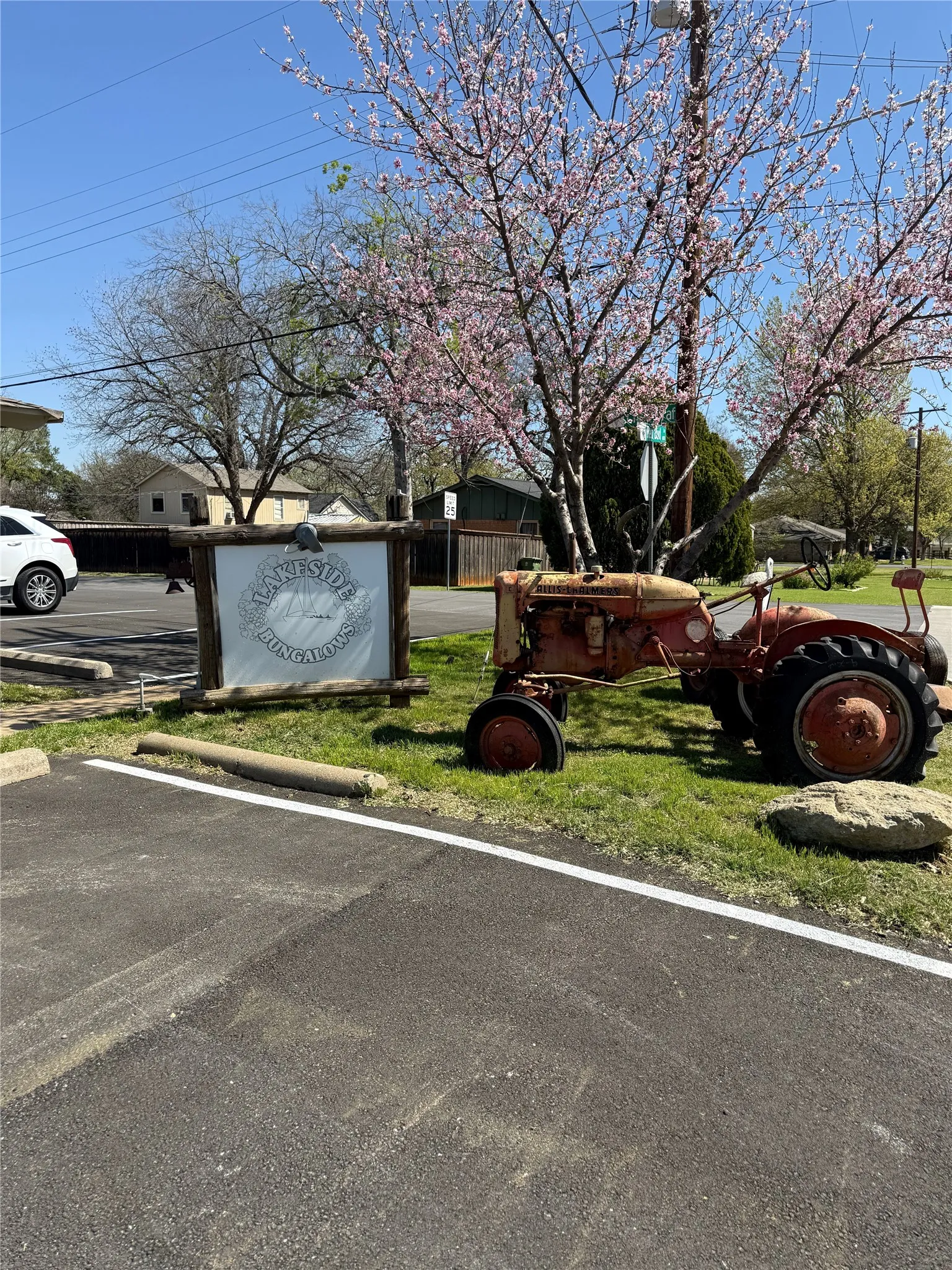 Apartment For Rent in Tarrant County , 1705 Chris Craft Drive 2, Grapevine, Texas 76051, 1 Bedroom, 1 Bathroom, Garage spaces, 650 Sqft, built in 1966, mls#21313590, Real Estate Agent in Grapevine, Homes For Rent in Tarrant county, Homes For Rent in Grapevine, Realtor in Grapevine Texas, Real Estate Brokerage Independent Realty Texas, Luminita Cordes Realtor