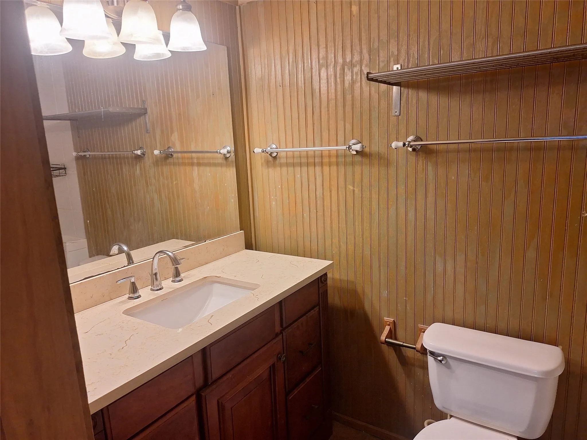 Apartment For Rent in Tarrant County , 1705 Chris Craft Drive 2, Grapevine, Texas 76051, 1 Bedroom, 1 Bathroom, Garage spaces, 650 Sqft, built in 1966, mls#21313590, Real Estate Agent in Grapevine, Homes For Rent in Tarrant county, Homes For Rent in Grapevine, Realtor in Grapevine Texas, Real Estate Brokerage Independent Realty Texas, Luminita Cordes Realtor
