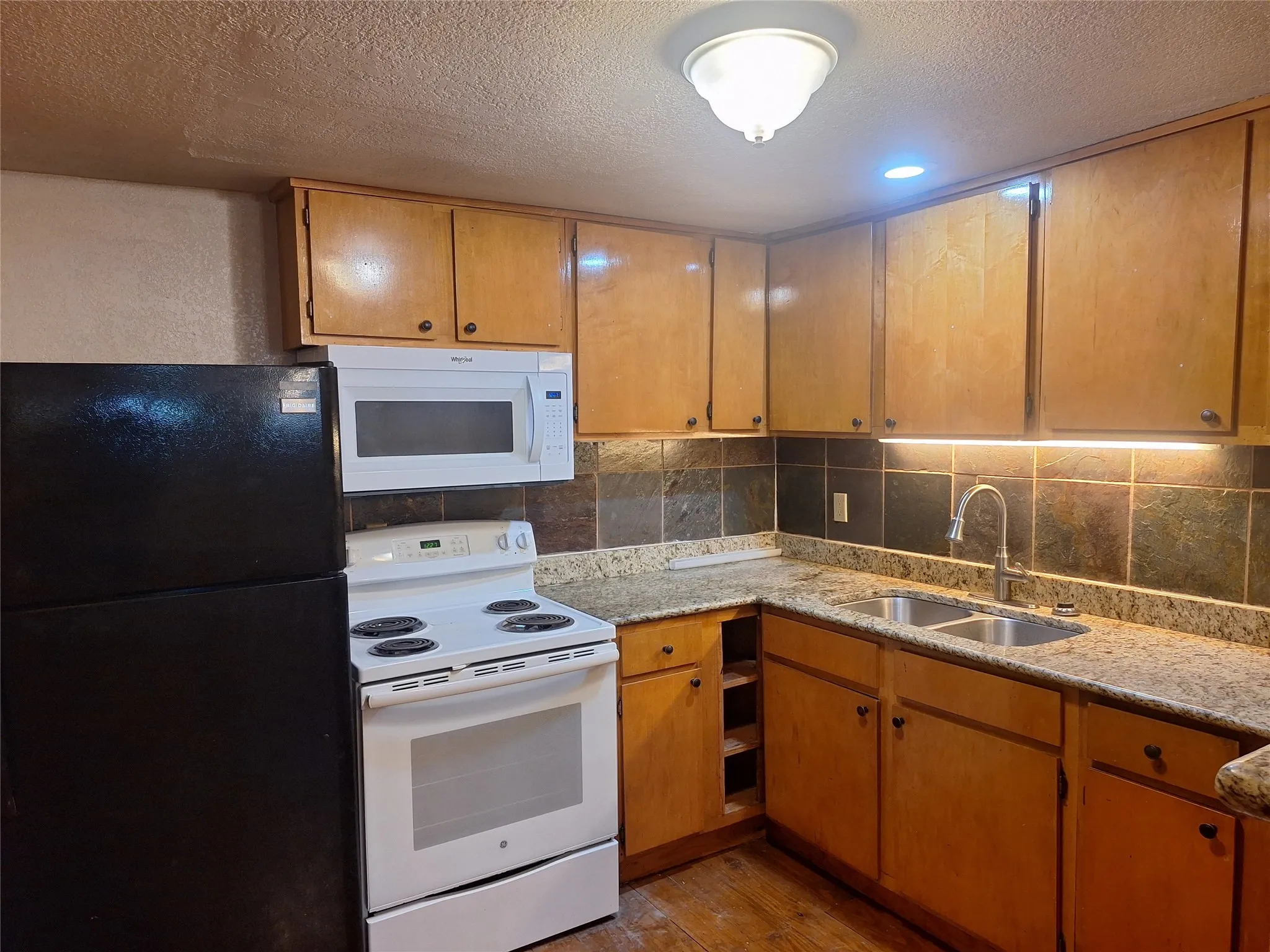 Apartment For Rent in Tarrant County , 1705 Chris Craft Drive 2, Grapevine, Texas 76051, 1 Bedroom, 1 Bathroom, Garage spaces, 650 Sqft, built in 1966, mls#21313590, Real Estate Agent in Grapevine, Homes For Rent in Tarrant county, Homes For Rent in Grapevine, Realtor in Grapevine Texas, Real Estate Brokerage Independent Realty Texas, Luminita Cordes Realtor