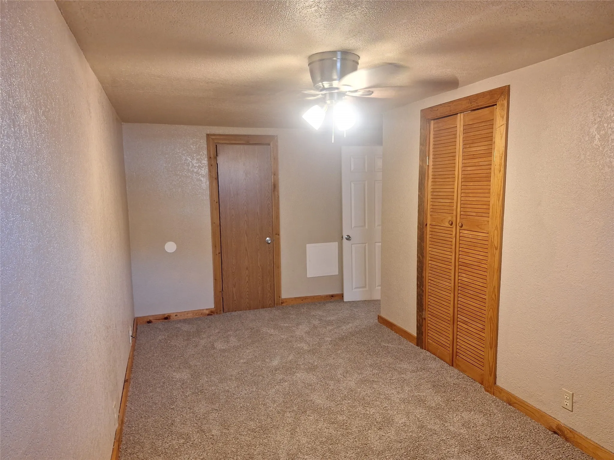 Apartment For Rent in Tarrant County , 1705 Chris Craft Drive 2, Grapevine, Texas 76051, 1 Bedroom, 1 Bathroom, Garage spaces, 650 Sqft, built in 1966, mls#21313590, Real Estate Agent in Grapevine, Homes For Rent in Tarrant county, Homes For Rent in Grapevine, Realtor in Grapevine Texas, Real Estate Brokerage Independent Realty Texas, Luminita Cordes Realtor