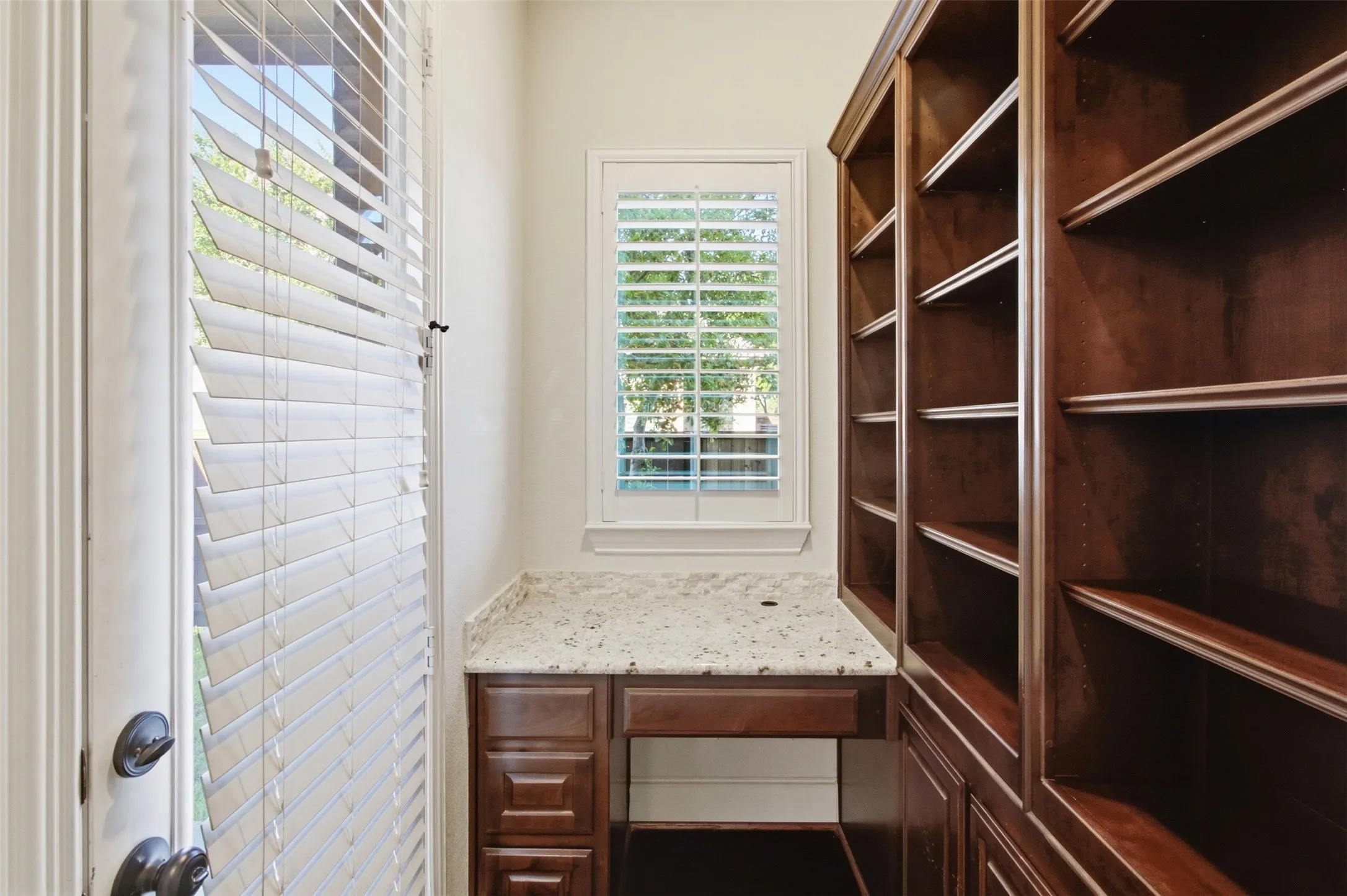 Single Family Residence For Sale in Collin County , 2270 Morning Dew Court, Allen, Texas 75013, 4 Bedroom, 3 Bathroom, 2 Garage spaces, 3,186 Sqft, built in 2013, mls#21316694, Real Estate Agent in Allen, Homes For Sale in Collin county, Homes For Sale in Allen, Realtor in Allen Texas, Real Estate Brokerage Independent Realty Texas, Luminita Cordes Realtor