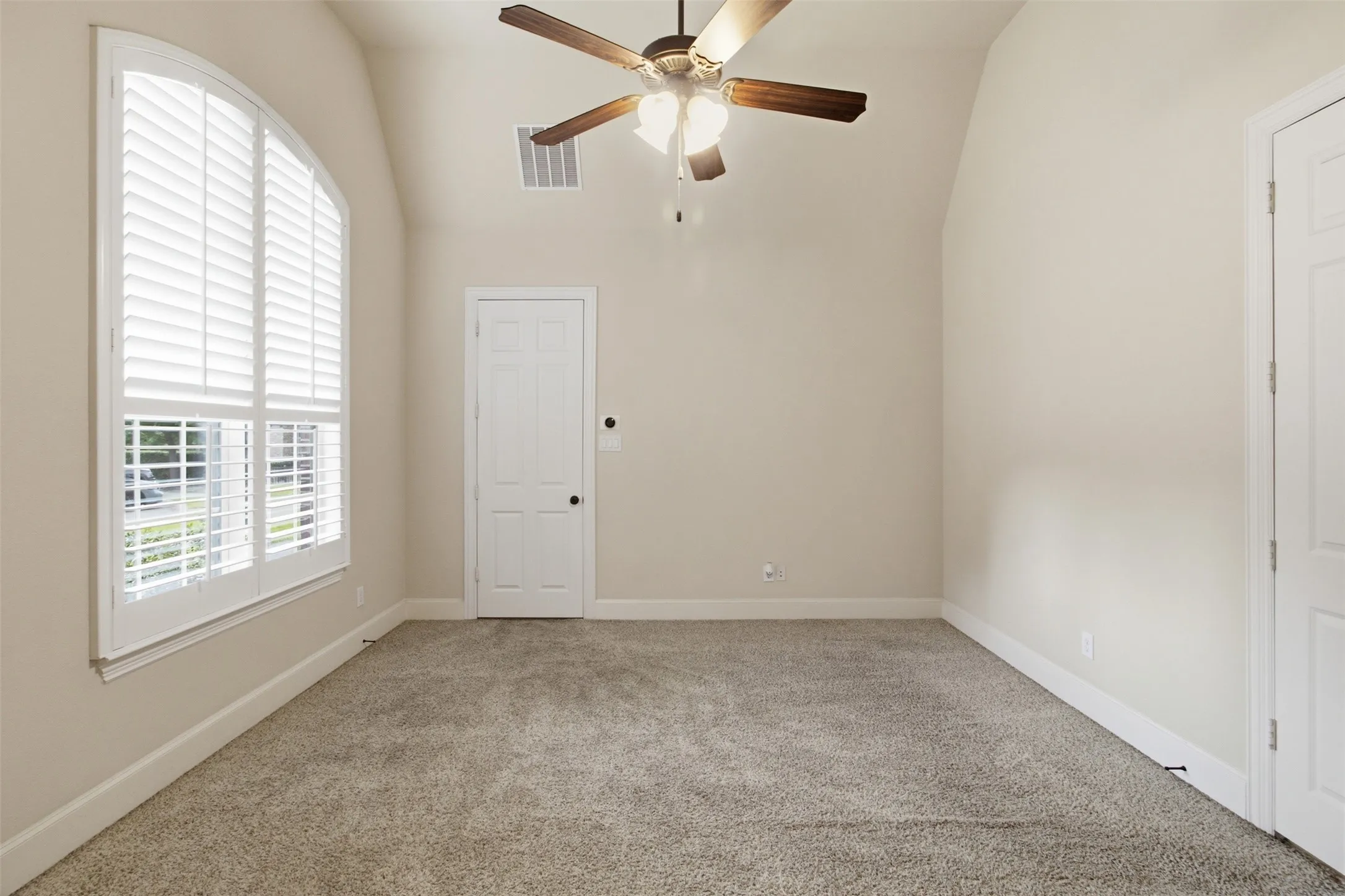 Single Family Residence For Sale in Collin County , 2270 Morning Dew Court, Allen, Texas 75013, 4 Bedroom, 3 Bathroom, 2 Garage spaces, 3,186 Sqft, built in 2013, mls#21316694, Real Estate Agent in Allen, Homes For Sale in Collin county, Homes For Sale in Allen, Realtor in Allen Texas, Real Estate Brokerage Independent Realty Texas, Luminita Cordes Realtor