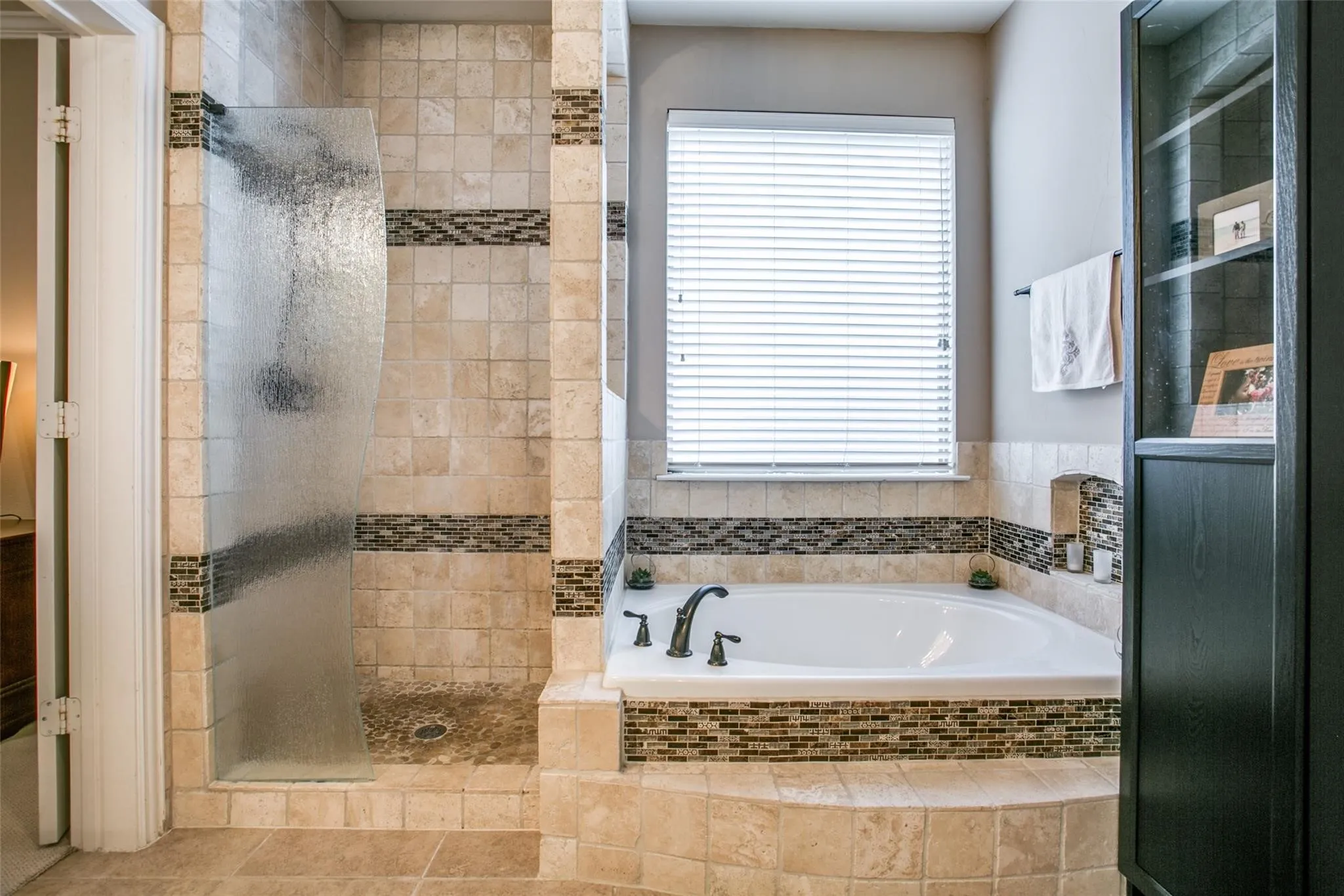 Single Family Residence For Rent in Collin County , 5424 Oakley Road, Mc Kinney, Texas 75070, 4 Bedroom, 3 Bathroom, 2 Garage spaces, 2,657 Sqft, built in 2004, mls#21316703, Real Estate Agent in Mc Kinney, Homes For Rent in Collin county, Homes For Rent in Mc Kinney, Realtor in Mc Kinney Texas, Real Estate Brokerage Independent Realty Texas, Luminita Cordes Realtor