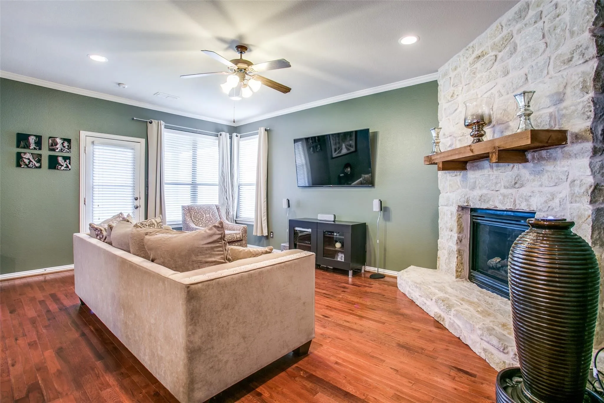 Single Family Residence For Rent in Collin County , 5424 Oakley Road, Mc Kinney, Texas 75070, 4 Bedroom, 3 Bathroom, 2 Garage spaces, 2,657 Sqft, built in 2004, mls#21316703, Real Estate Agent in Mc Kinney, Homes For Rent in Collin county, Homes For Rent in Mc Kinney, Realtor in Mc Kinney Texas, Real Estate Brokerage Independent Realty Texas, Luminita Cordes Realtor