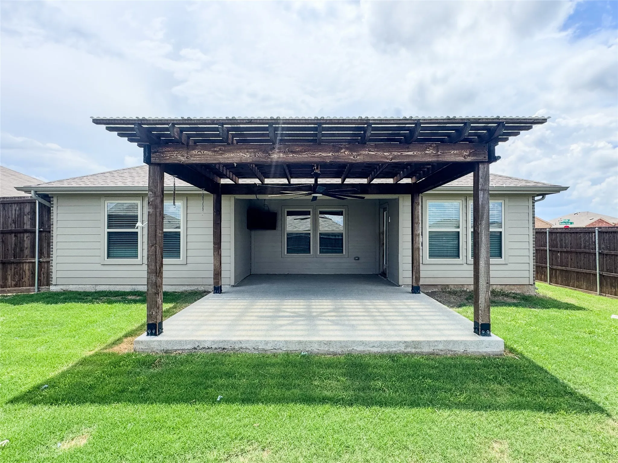 Single Family Residence For Rent in Collin County , 801 Meadow Creek Lane, Josephine, Texas 75189, 4 Bedroom, 2 Bathroom, 2 Garage spaces, 1,708 Sqft, built in 2020, mls#21316696, Real Estate Agent in Josephine, Homes For Rent in Collin county, Homes For Rent in Josephine, Realtor in Josephine Texas, Real Estate Brokerage Independent Realty Texas, Luminita Cordes Realtor