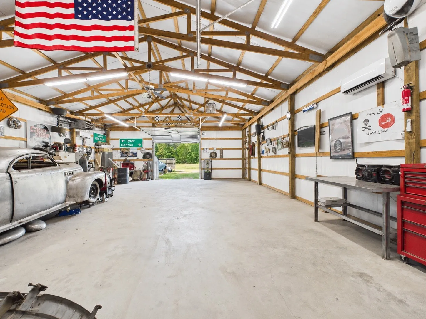 Business For Sale in Van Zandt County , 7574 St Hwy 64, Ben Wheeler, Texas 75754, 0, 0, Garage spaces, 0 Sqft, built in 1984, mls#21316705, Real Estate Agent in Ben Wheeler, Homes For Sale in Van Zandt county, Homes For Sale in Ben Wheeler, Realtor in Ben Wheeler Texas, Real Estate Brokerage Independent Realty Texas, Luminita Cordes Realtor