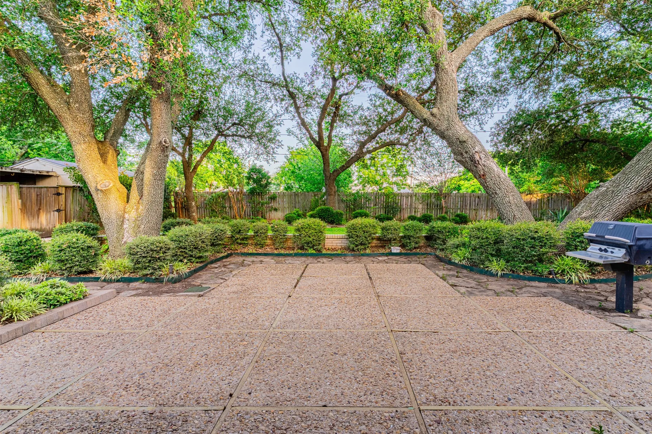 Single Family Residence For Sale in Mc Lennan County , 3400 Dever Drive, Waco, Texas 76708, 3 Bedroom, 2 Bathroom, Garage spaces, 2,958 Sqft, built in 1973, mls#21314668, Real Estate Agent in Waco, Homes For Sale in Mc Lennan county, Homes For Sale in Waco, Realtor in Waco Texas, Real Estate Brokerage Independent Realty Texas, Luminita Cordes Realtor