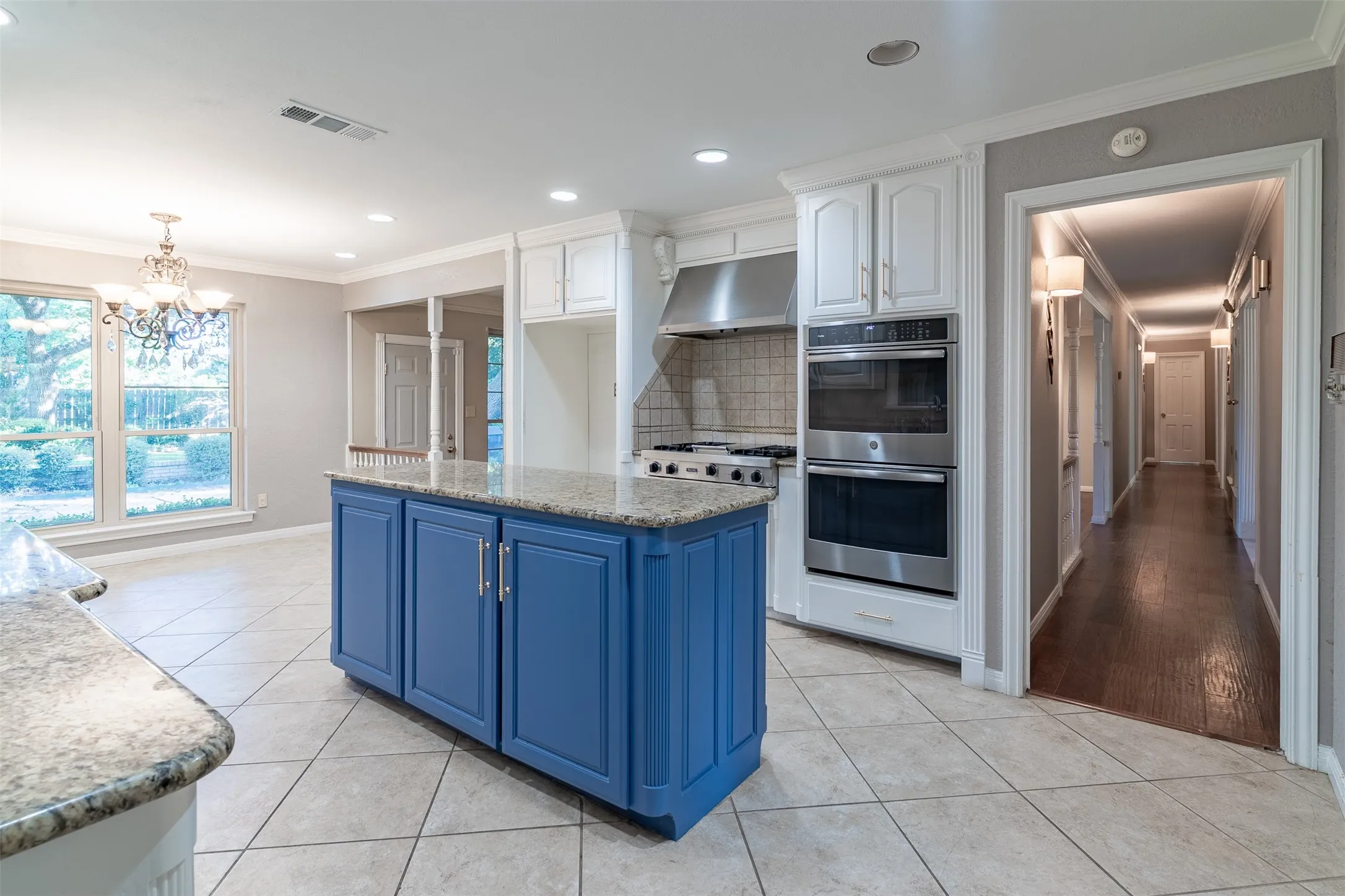 Single Family Residence For Sale in Mc Lennan County , 3400 Dever Drive, Waco, Texas 76708, 3 Bedroom, 2 Bathroom, Garage spaces, 2,958 Sqft, built in 1973, mls#21314668, Real Estate Agent in Waco, Homes For Sale in Mc Lennan county, Homes For Sale in Waco, Realtor in Waco Texas, Real Estate Brokerage Independent Realty Texas, Luminita Cordes Realtor