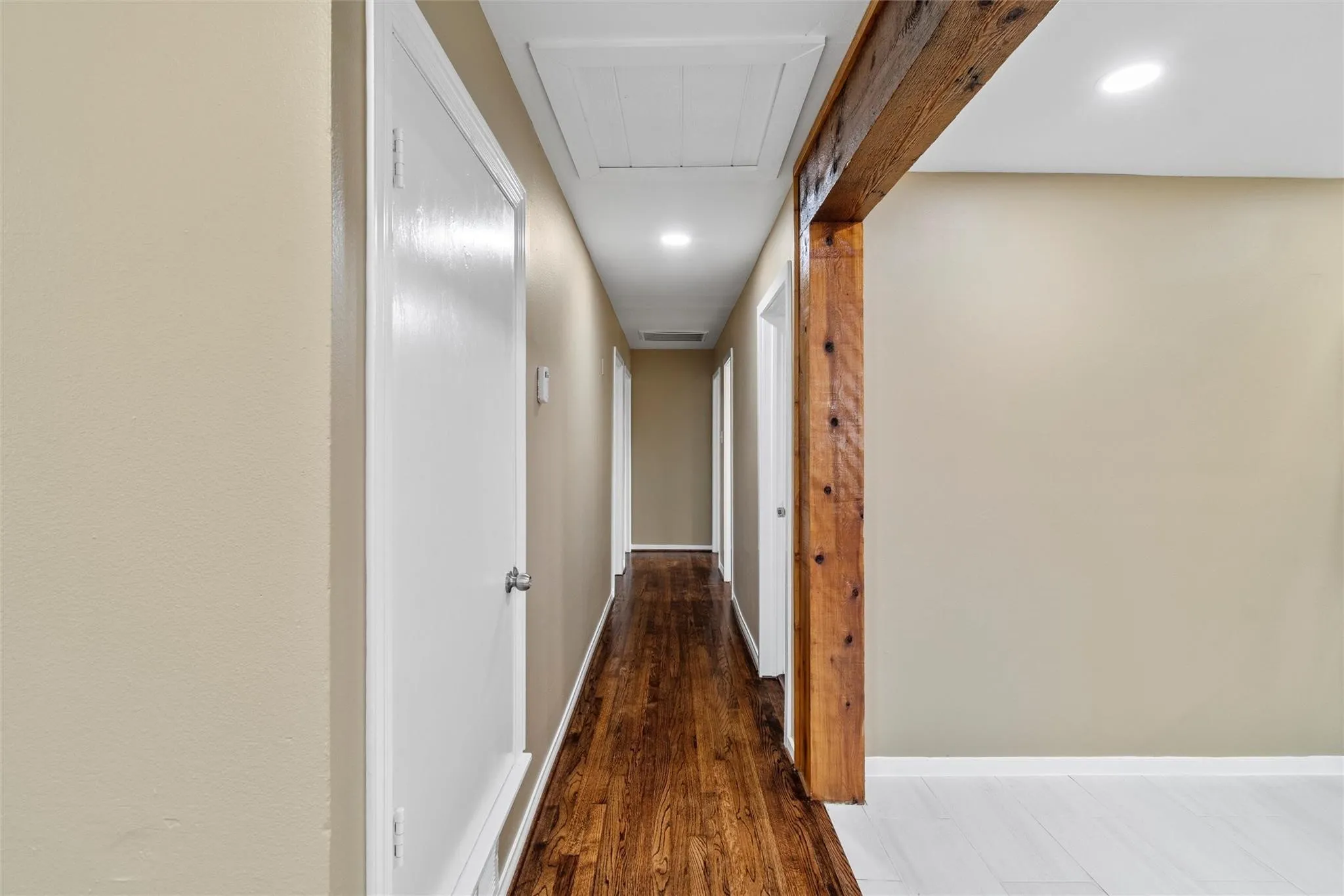 Duplex For Rent in Dallas County , 8714 Quinn Street A, Dallas, Texas 75217, 3 Bedroom, 2 Bathroom, Garage spaces, 1,400 Sqft, built in 1962, mls#21316735, Real Estate Agent in Dallas, Homes For Rent in Dallas county, Homes For Rent in Dallas, Realtor in Dallas Texas, Real Estate Brokerage Independent Realty Texas, Luminita Cordes Realtor