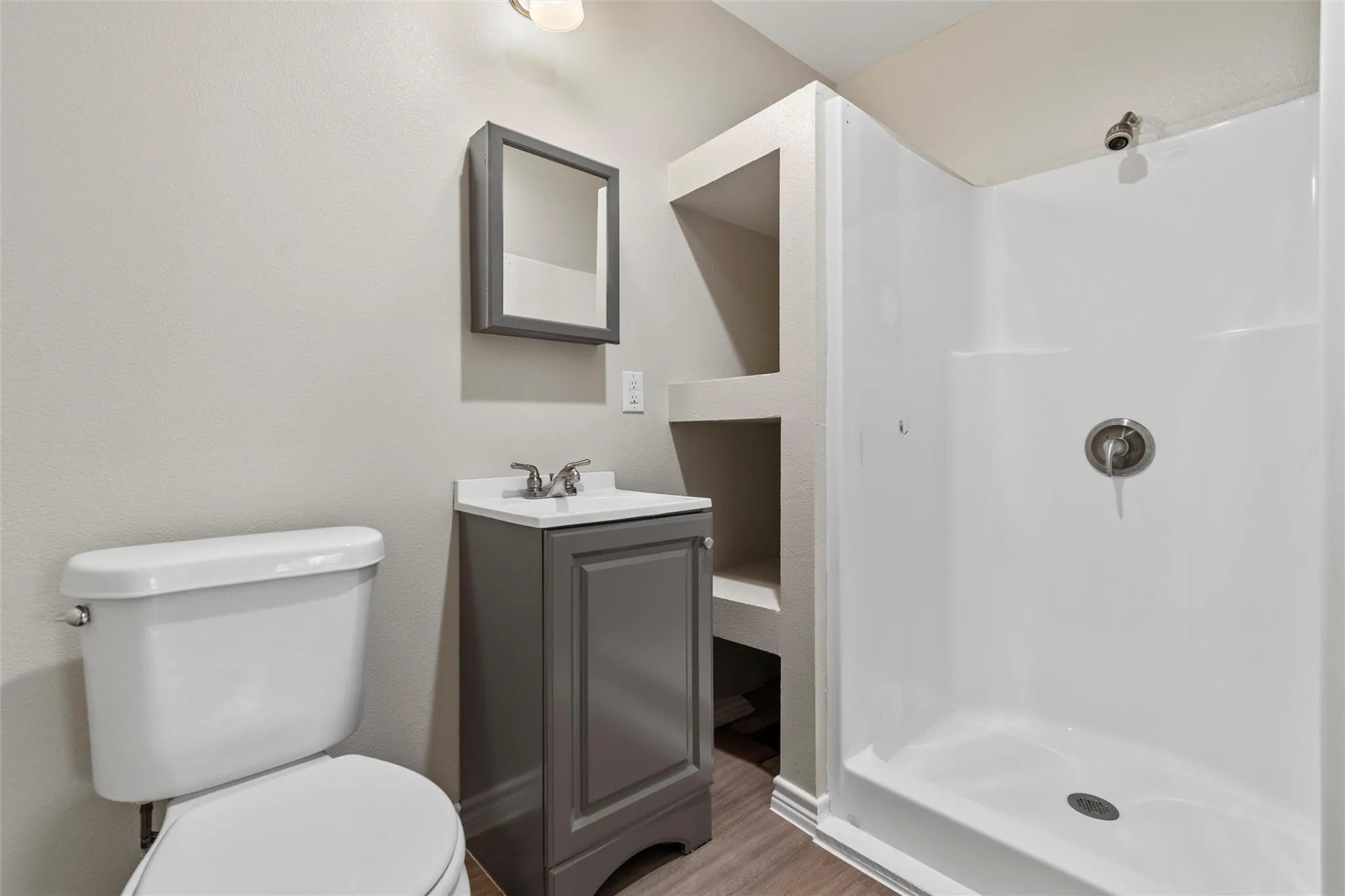 Duplex For Rent in Dallas County , 8714 Quinn Street A, Dallas, Texas 75217, 3 Bedroom, 2 Bathroom, Garage spaces, 1,400 Sqft, built in 1962, mls#21316735, Real Estate Agent in Dallas, Homes For Rent in Dallas county, Homes For Rent in Dallas, Realtor in Dallas Texas, Real Estate Brokerage Independent Realty Texas, Luminita Cordes Realtor