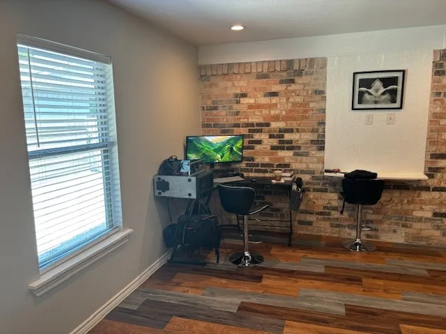 Duplex For Rent in Dallas County , 8714 Quinn Street B, Dallas, Texas 75217, 2 Bedroom, 2 Bathroom, Garage spaces, 1,090 Sqft, built in 1962, mls#21316737, Real Estate Agent in Dallas, Homes For Rent in Dallas county, Homes For Rent in Dallas, Realtor in Dallas Texas, Real Estate Brokerage Independent Realty Texas, Luminita Cordes Realtor