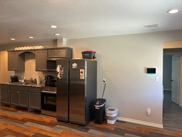 Duplex For Rent in Dallas County , 8714 Quinn Street B, Dallas, Texas 75217, 2 Bedroom, 2 Bathroom, Garage spaces, 1,090 Sqft, built in 1962, mls#21316737, Real Estate Agent in Dallas, Homes For Rent in Dallas county, Homes For Rent in Dallas, Realtor in Dallas Texas, Real Estate Brokerage Independent Realty Texas, Luminita Cordes Realtor