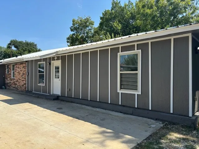 Duplex For Rent in Dallas County , 8714 Quinn Street B, Dallas, Texas 75217, 2 Bedroom, 2 Bathroom, Garage spaces, 1,090 Sqft, built in 1962, mls#21316737, Real Estate Agent in Dallas, Homes For Rent in Dallas county, Homes For Rent in Dallas, Realtor in Dallas Texas, Real Estate Brokerage Independent Realty Texas, Luminita Cordes Realtor