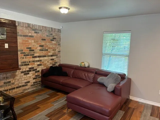 Duplex For Rent in Dallas County , 8714 Quinn Street B, Dallas, Texas 75217, 2 Bedroom, 2 Bathroom, Garage spaces, 1,090 Sqft, built in 1962, mls#21316737, Real Estate Agent in Dallas, Homes For Rent in Dallas county, Homes For Rent in Dallas, Realtor in Dallas Texas, Real Estate Brokerage Independent Realty Texas, Luminita Cordes Realtor