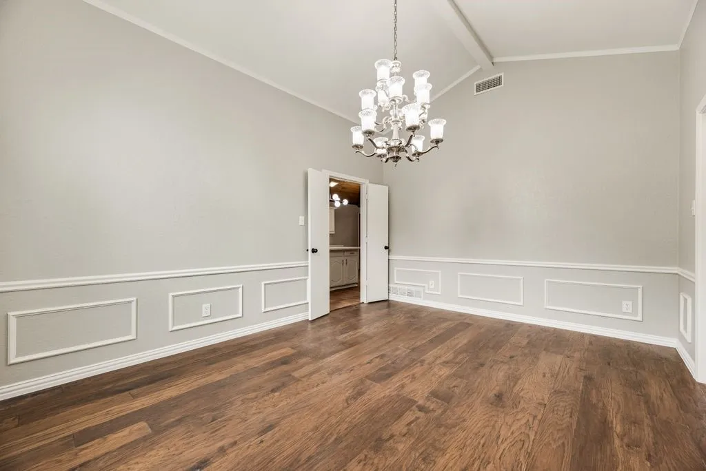 Single Family Residence For Sale in Dallas County , 915 Greenbriar Lane, Duncanville, Texas 75137, 4 Bedroom, 3 Bathroom, 3 Garage spaces, 2,957 Sqft, built in 1981, mls#21315088, Real Estate Agent in Duncanville, Homes For Sale in Dallas county, Homes For Sale in Duncanville, Realtor in Duncanville Texas, Real Estate Brokerage Independent Realty Texas, Luminita Cordes Realtor