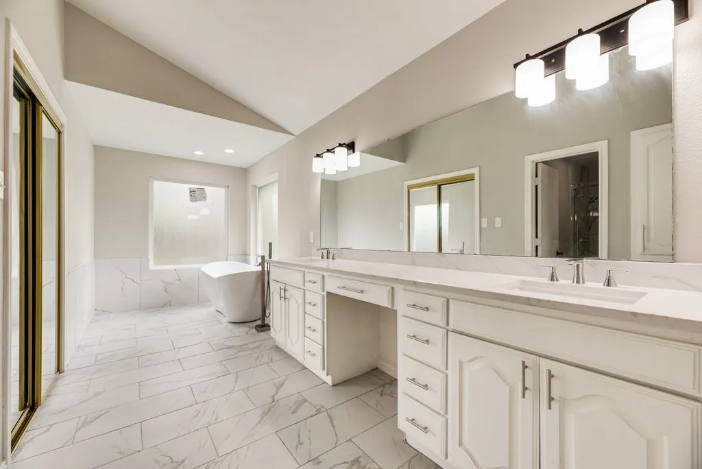 Single Family Residence For Sale in Dallas County , 915 Greenbriar Lane, Duncanville, Texas 75137, 4 Bedroom, 3 Bathroom, 3 Garage spaces, 2,957 Sqft, built in 1981, mls#21315088, Real Estate Agent in Duncanville, Homes For Sale in Dallas county, Homes For Sale in Duncanville, Realtor in Duncanville Texas, Real Estate Brokerage Independent Realty Texas, Luminita Cordes Realtor