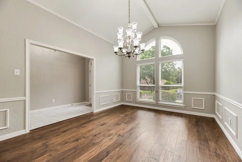 Single Family Residence For Sale in Dallas County , 915 Greenbriar Lane, Duncanville, Texas 75137, 4 Bedroom, 3 Bathroom, 3 Garage spaces, 2,957 Sqft, built in 1981, mls#21315088, Real Estate Agent in Duncanville, Homes For Sale in Dallas county, Homes For Sale in Duncanville, Realtor in Duncanville Texas, Real Estate Brokerage Independent Realty Texas, Luminita Cordes Realtor