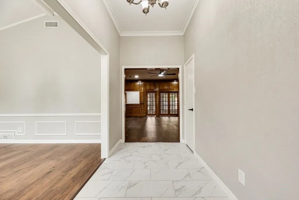 Single Family Residence For Sale in Dallas County , 915 Greenbriar Lane, Duncanville, Texas 75137, 4 Bedroom, 3 Bathroom, 3 Garage spaces, 2,957 Sqft, built in 1981, mls#21315088, Real Estate Agent in Duncanville, Homes For Sale in Dallas county, Homes For Sale in Duncanville, Realtor in Duncanville Texas, Real Estate Brokerage Independent Realty Texas, Luminita Cordes Realtor