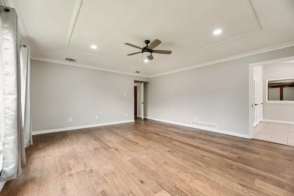 Single Family Residence For Sale in Dallas County , 915 Greenbriar Lane, Duncanville, Texas 75137, 4 Bedroom, 3 Bathroom, 3 Garage spaces, 2,957 Sqft, built in 1981, mls#21315088, Real Estate Agent in Duncanville, Homes For Sale in Dallas county, Homes For Sale in Duncanville, Realtor in Duncanville Texas, Real Estate Brokerage Independent Realty Texas, Luminita Cordes Realtor
