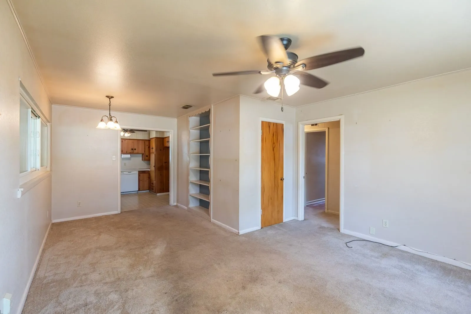 Single Family Residence For Sale in Taylor County , 1625 Bridge Avenue, Abilene, Texas 79603, 3 Bedrooms, 1 Bathroom, Garage spaces, 1,160 Sqft, built in 1955, Price $165,900, mls#21315545, Real Estate Agent in Abilene, Homes For Sale in Taylor county, Homes For Sale in Abilene, Realtor in Abilene Texas, Real Estate Brokerage Independent Realty Texas, Luminita Cordes Realtor