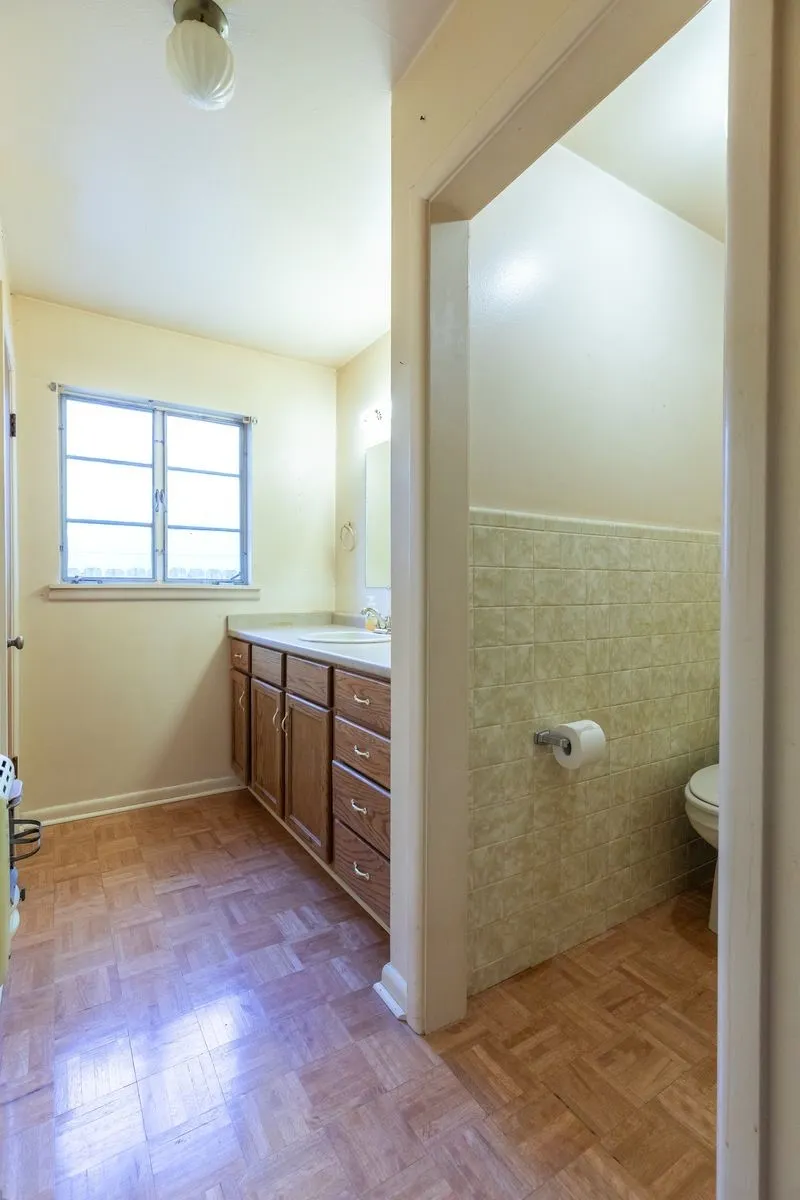 Single Family Residence For Sale in Taylor County , 1625 Bridge Avenue, Abilene, Texas 79603, 3 Bedrooms, 1 Bathroom, Garage spaces, 1,160 Sqft, built in 1955, Price $165,900, mls#21315545, Real Estate Agent in Abilene, Homes For Sale in Taylor county, Homes For Sale in Abilene, Realtor in Abilene Texas, Real Estate Brokerage Independent Realty Texas, Luminita Cordes Realtor