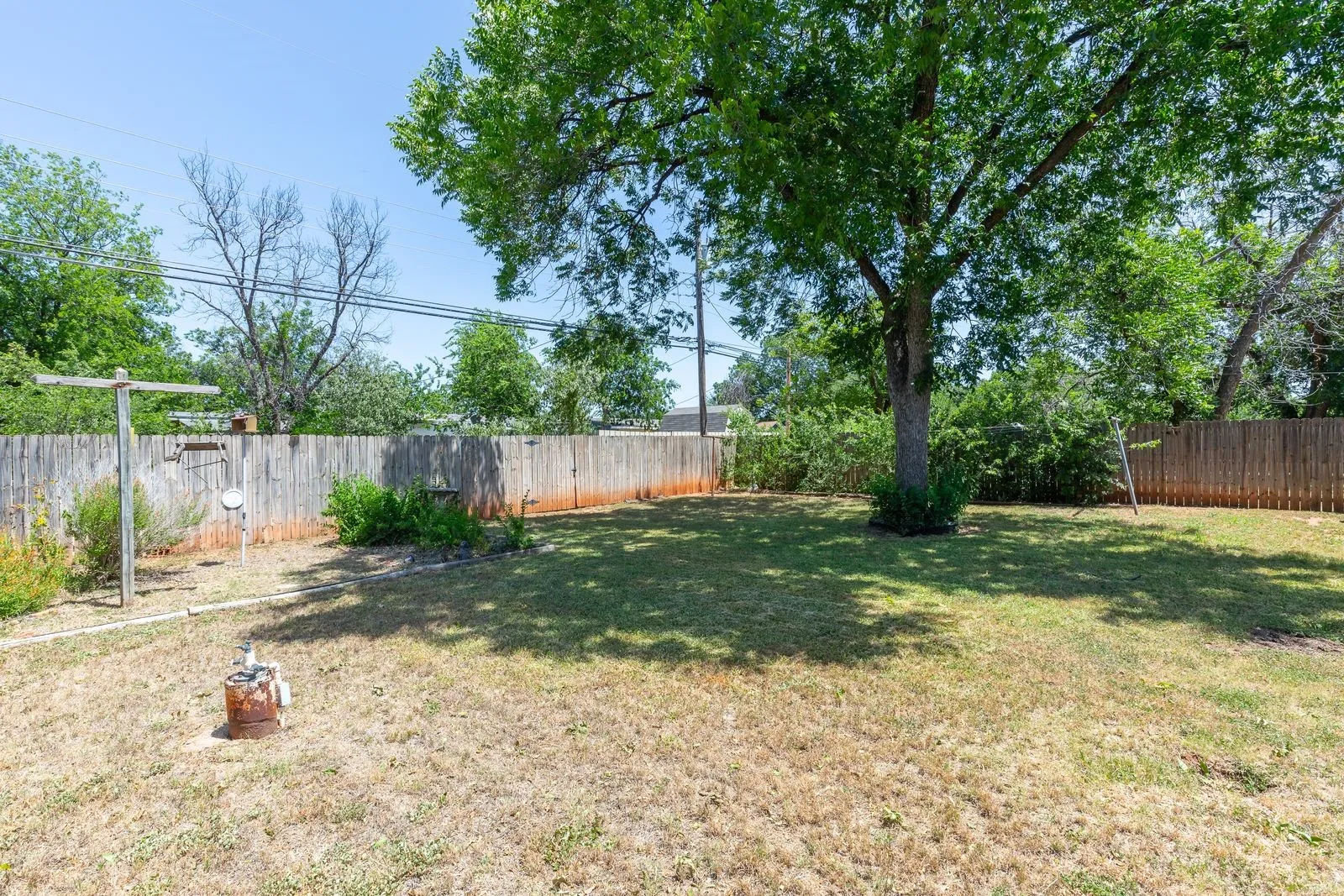 Single Family Residence For Sale in Taylor County , 1625 Bridge Avenue, Abilene, Texas 79603, 3 Bedrooms, 1 Bathroom, Garage spaces, 1,160 Sqft, built in 1955, Price $165,900, mls#21315545, Real Estate Agent in Abilene, Homes For Sale in Taylor county, Homes For Sale in Abilene, Realtor in Abilene Texas, Real Estate Brokerage Independent Realty Texas, Luminita Cordes Realtor