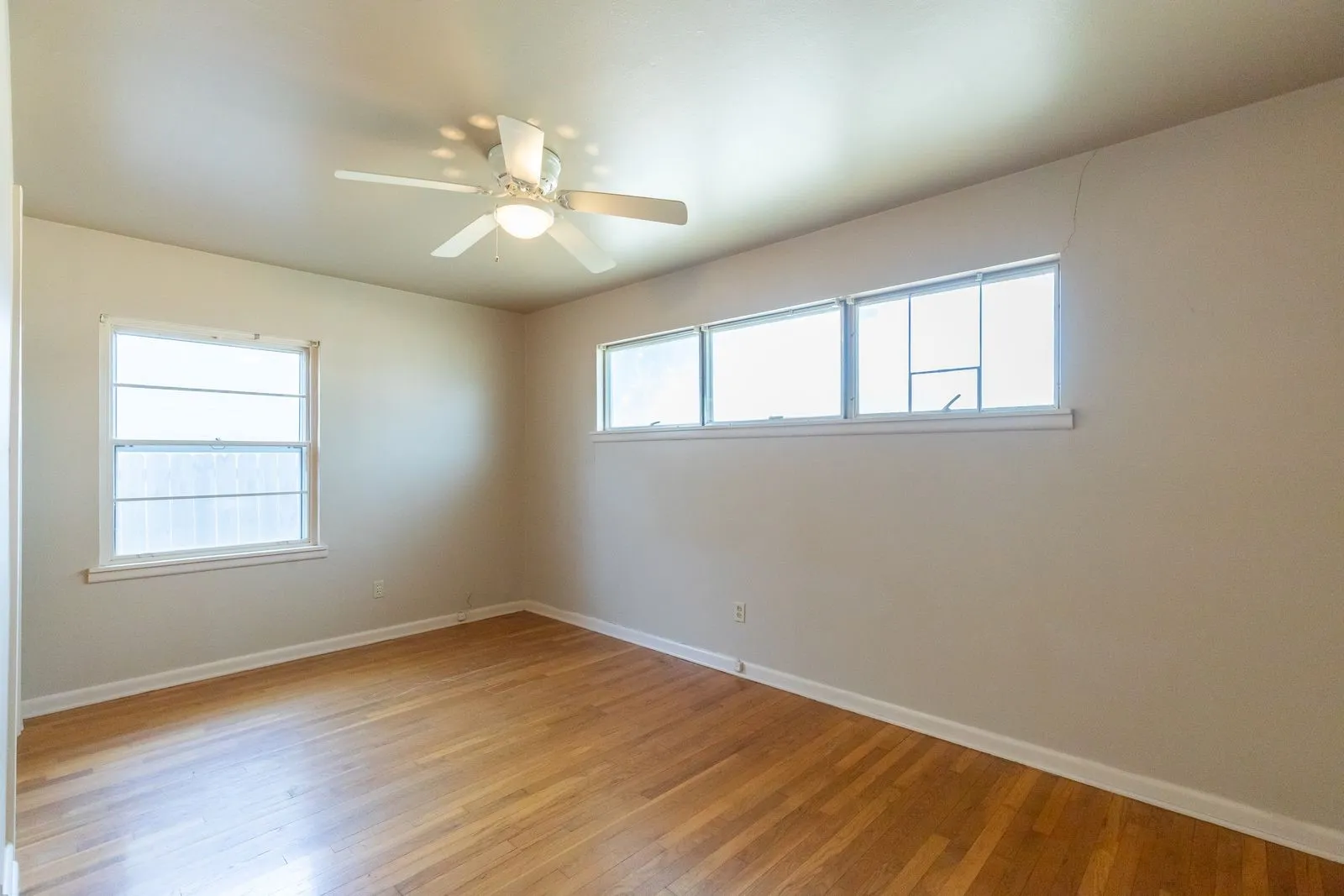 Single Family Residence For Sale in Taylor County , 1625 Bridge Avenue, Abilene, Texas 79603, 3 Bedrooms, 1 Bathroom, Garage spaces, 1,160 Sqft, built in 1955, Price $165,900, mls#21315545, Real Estate Agent in Abilene, Homes For Sale in Taylor county, Homes For Sale in Abilene, Realtor in Abilene Texas, Real Estate Brokerage Independent Realty Texas, Luminita Cordes Realtor