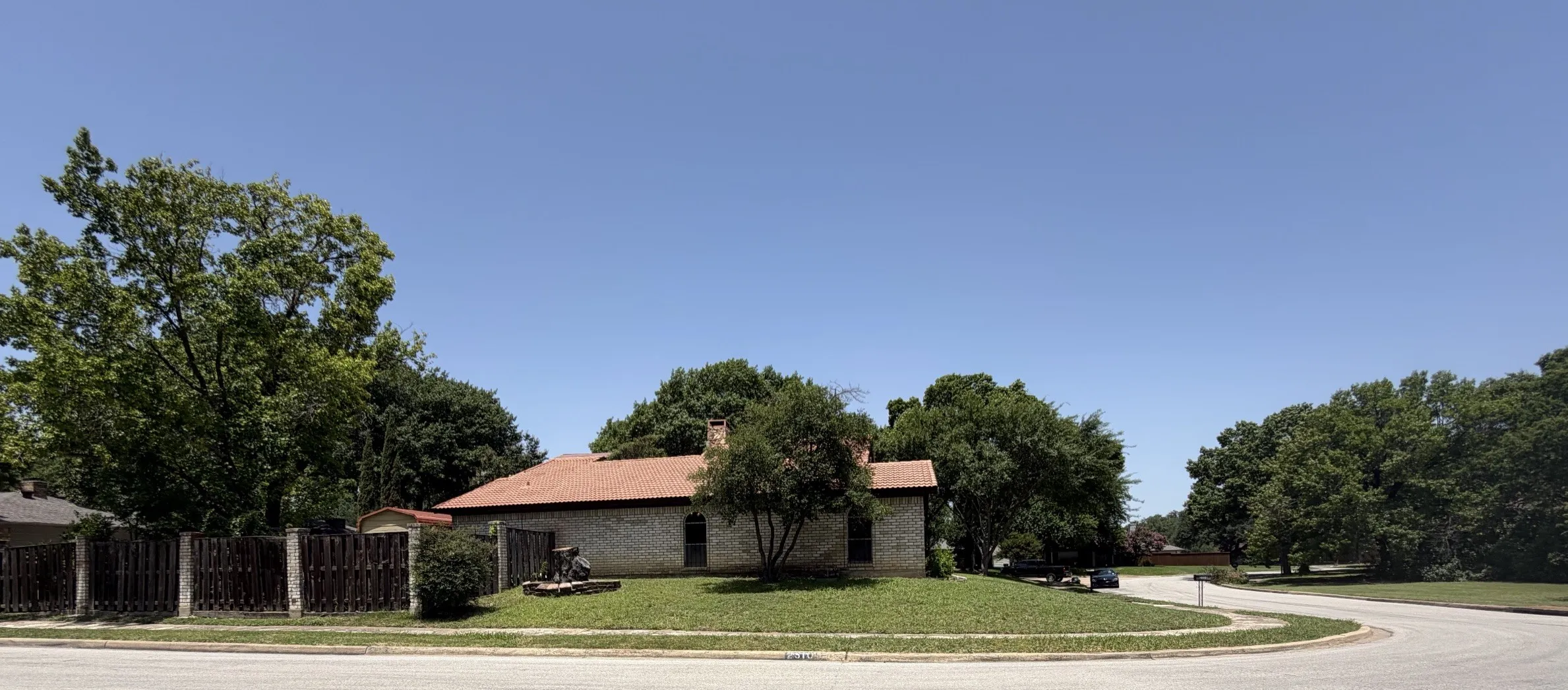 Single Family Residence For Sale in Dallas County , 2510 Brookcrest Drive, Garland, Texas 75040, 4 Bedroom, 2 Bathroom, 3 Garage spaces, 2,013 Sqft, built in 1974, mls#21316517, Real Estate Agent in Garland, Homes For Sale in Dallas county, Homes For Sale in Garland, Realtor in Garland Texas, Real Estate Brokerage Independent Realty Texas, Luminita Cordes Realtor