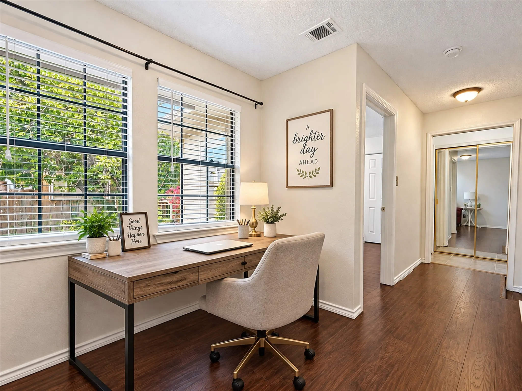 Townhouse For Sale in Dallas County , 2800 Keller Springs Road 6B, Carrollton, Texas 75006, 2 Bedroom, 2 Bathroom, 2 Garage spaces, 1,200 Sqft, built in 1985, mls#21316090, Real Estate Agent in Carrollton, Homes For Sale in Dallas county, Homes For Sale in Carrollton, Realtor in Carrollton Texas, Real Estate Brokerage Independent Realty Texas, Luminita Cordes Realtor