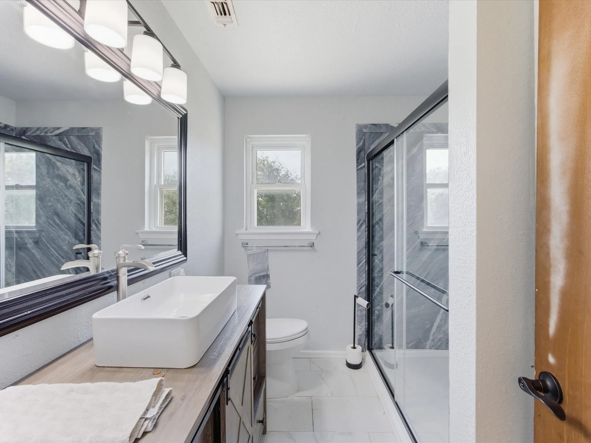 Single Family Residence For Sale in Parker County , 1609 Sweet Springs Road, Weatherford, Texas 76088, 4 Bedroom, 2 Bathroom, 2 Garage spaces, 3,300 Sqft, built in 1968, mls#21316748, Real Estate Agent in Weatherford, Homes For Sale in Parker county, Homes For Sale in Weatherford, Realtor in Weatherford Texas, Real Estate Brokerage Independent Realty Texas, Luminita Cordes Realtor