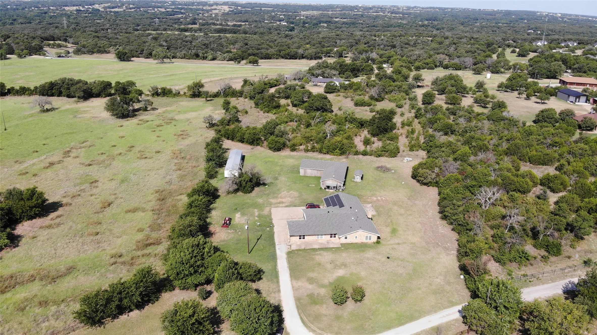 Single Family Residence For Sale in Parker County , 1609 Sweet Springs Road, Weatherford, Texas 76088, 4 Bedroom, 2 Bathroom, 2 Garage spaces, 3,300 Sqft, built in 1968, mls#21316748, Real Estate Agent in Weatherford, Homes For Sale in Parker county, Homes For Sale in Weatherford, Realtor in Weatherford Texas, Real Estate Brokerage Independent Realty Texas, Luminita Cordes Realtor