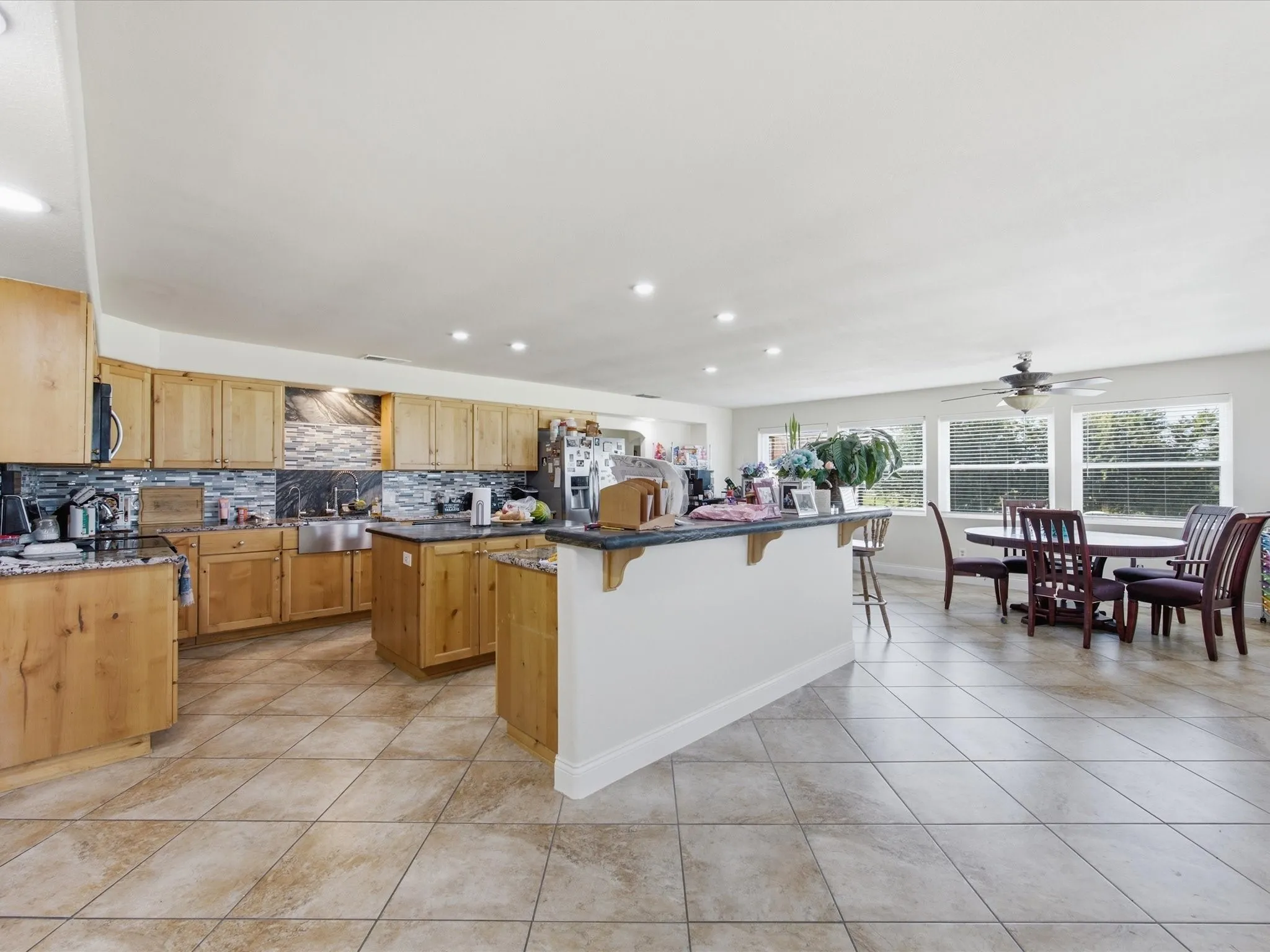 Single Family Residence For Sale in Parker County , 1609 Sweet Springs Road, Weatherford, Texas 76088, 4 Bedroom, 2 Bathroom, 2 Garage spaces, 3,300 Sqft, built in 1968, mls#21316748, Real Estate Agent in Weatherford, Homes For Sale in Parker county, Homes For Sale in Weatherford, Realtor in Weatherford Texas, Real Estate Brokerage Independent Realty Texas, Luminita Cordes Realtor