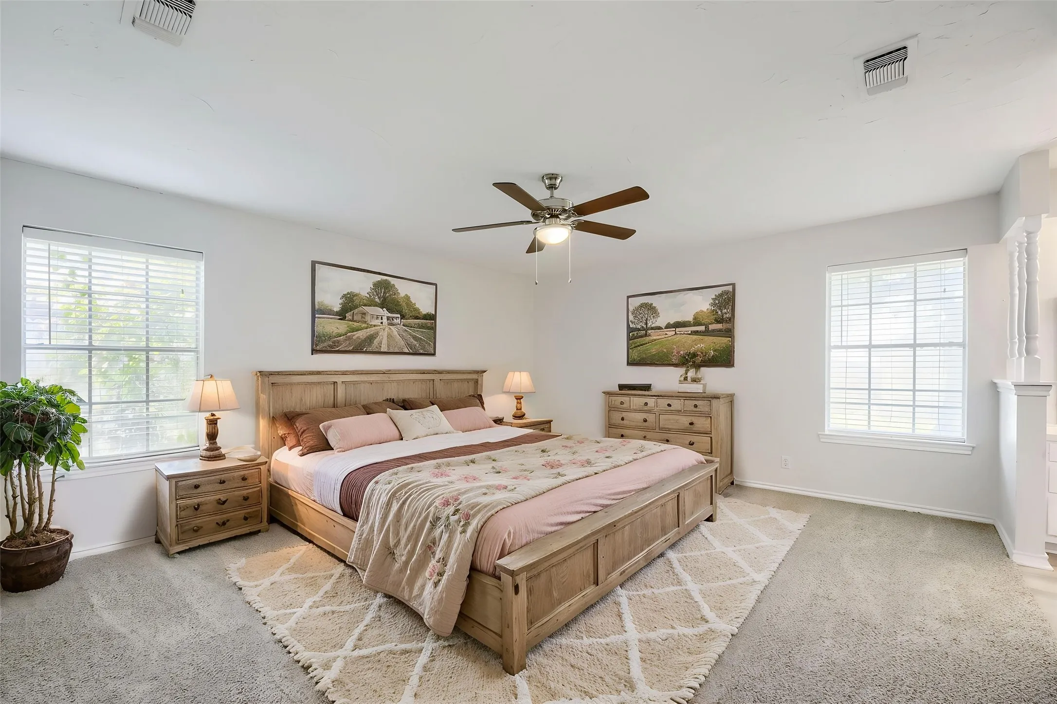 Single Family Residence For Sale in Denton County , 419 Allen Drive, Justin, Texas 76247, 3 Bedroom, 3 Bathroom, 1 Garage spaces, 2,095 Sqft, built in 1963, mls#21199989, Real Estate Agent in Justin, Homes For Sale in Denton county, Homes For Sale in Justin, Realtor in Justin Texas, Real Estate Brokerage Independent Realty Texas, Luminita Cordes Realtor