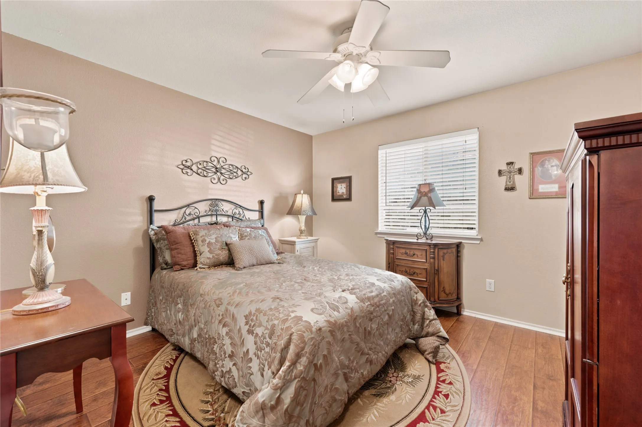 Single Family Residence For Sale in Tarrant County , 9437 Pastime Court, Fort Worth, Texas 76244, 3 Bedroom, 2 Bathroom, 2 Garage spaces, 1,591 Sqft, built in 2004, mls#21315408, Real Estate Agent in Fort Worth, Homes For Sale in Tarrant county, Homes For Sale in Fort Worth, Realtor in Fort Worth Texas, Real Estate Brokerage Independent Realty Texas, Luminita Cordes Realtor