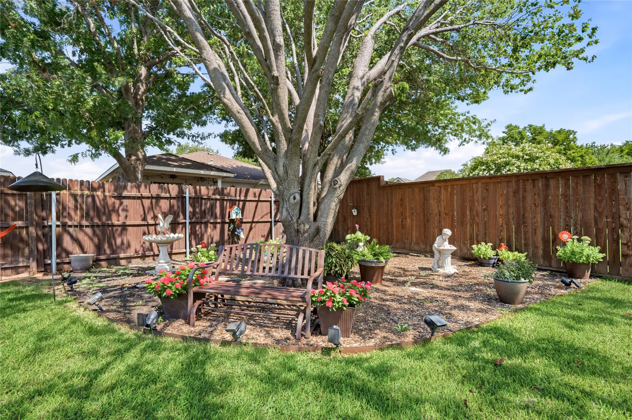 Single Family Residence For Sale in Tarrant County , 9437 Pastime Court, Fort Worth, Texas 76244, 3 Bedroom, 2 Bathroom, 2 Garage spaces, 1,591 Sqft, built in 2004, mls#21315408, Real Estate Agent in Fort Worth, Homes For Sale in Tarrant county, Homes For Sale in Fort Worth, Realtor in Fort Worth Texas, Real Estate Brokerage Independent Realty Texas, Luminita Cordes Realtor