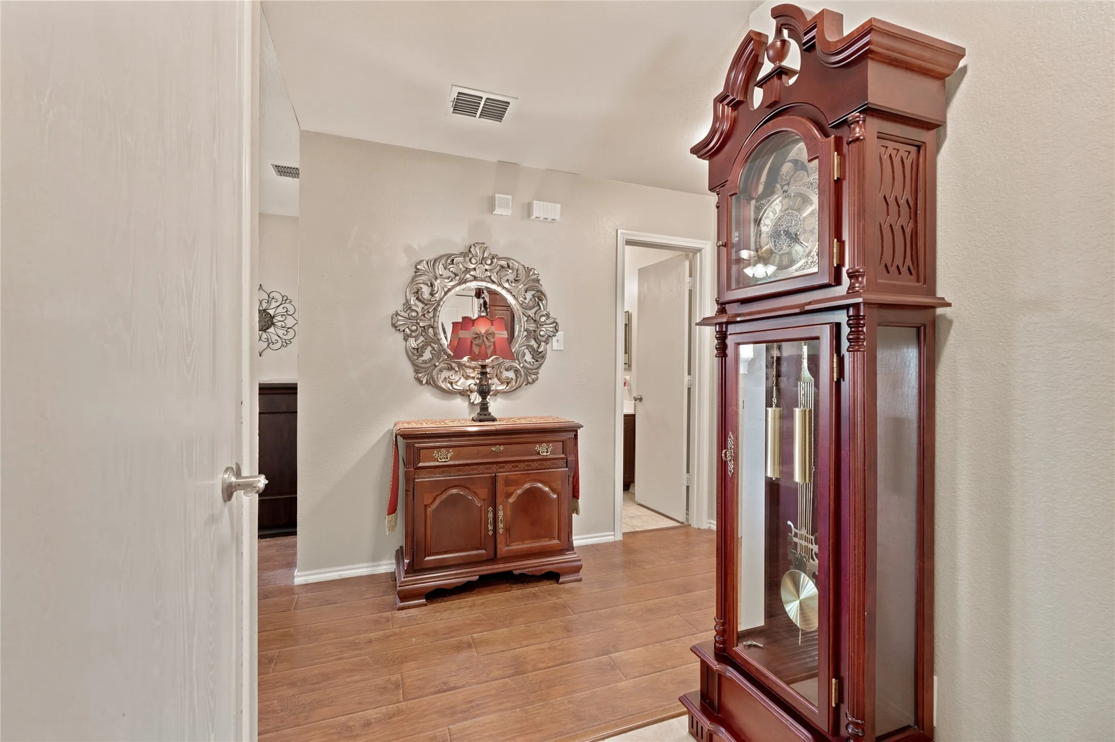 Single Family Residence For Sale in Tarrant County , 9437 Pastime Court, Fort Worth, Texas 76244, 3 Bedroom, 2 Bathroom, 2 Garage spaces, 1,591 Sqft, built in 2004, mls#21315408, Real Estate Agent in Fort Worth, Homes For Sale in Tarrant county, Homes For Sale in Fort Worth, Realtor in Fort Worth Texas, Real Estate Brokerage Independent Realty Texas, Luminita Cordes Realtor